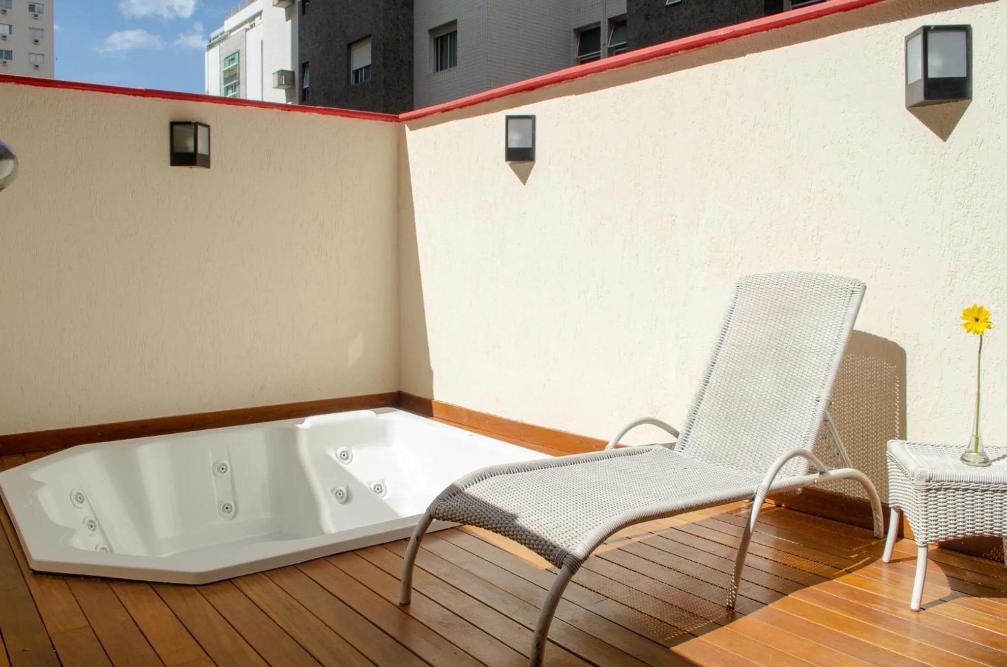 Hot Tub in Royal Collection Savassi