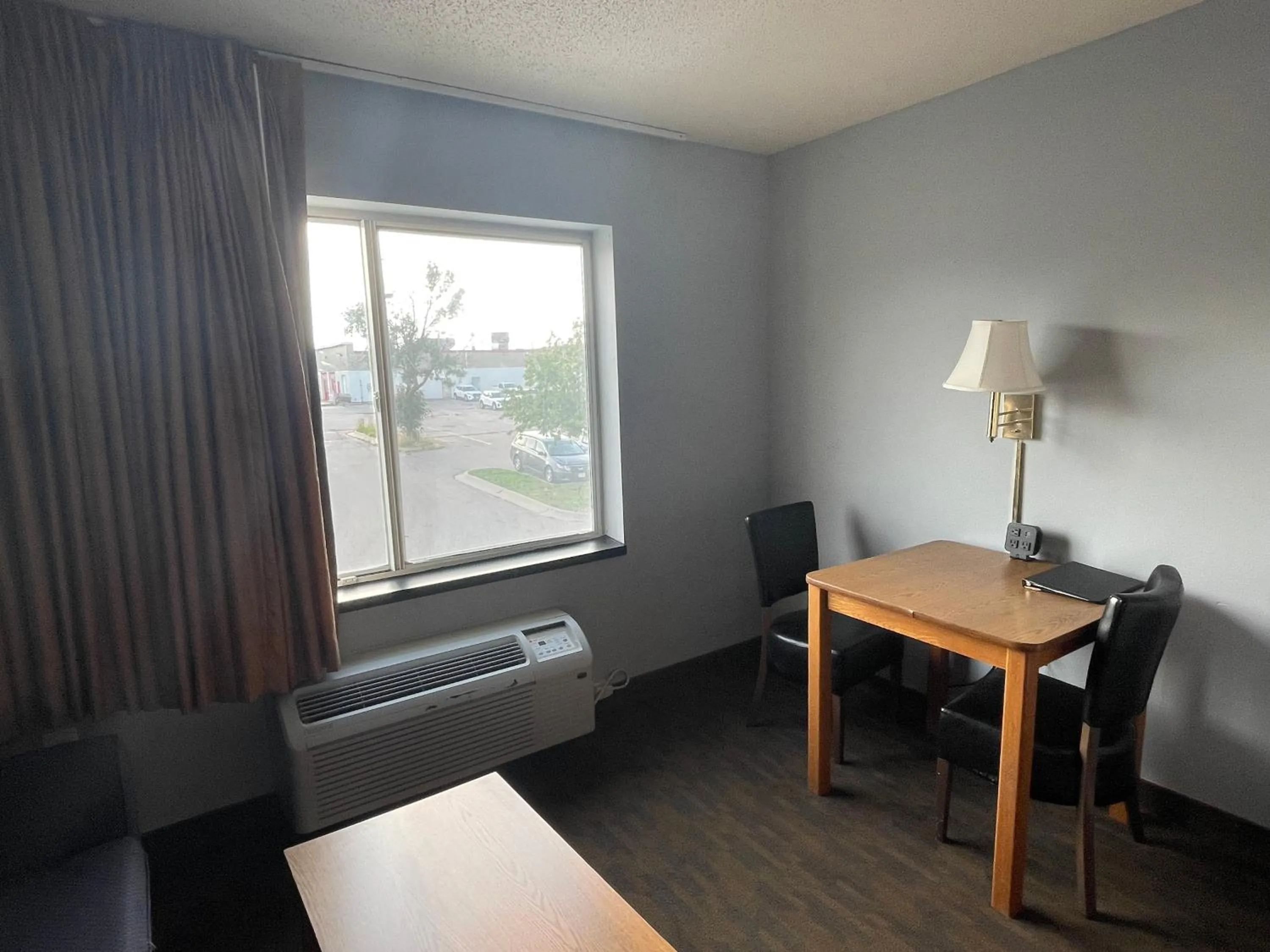 Living room in New Victorian Inn & Suites Lincoln