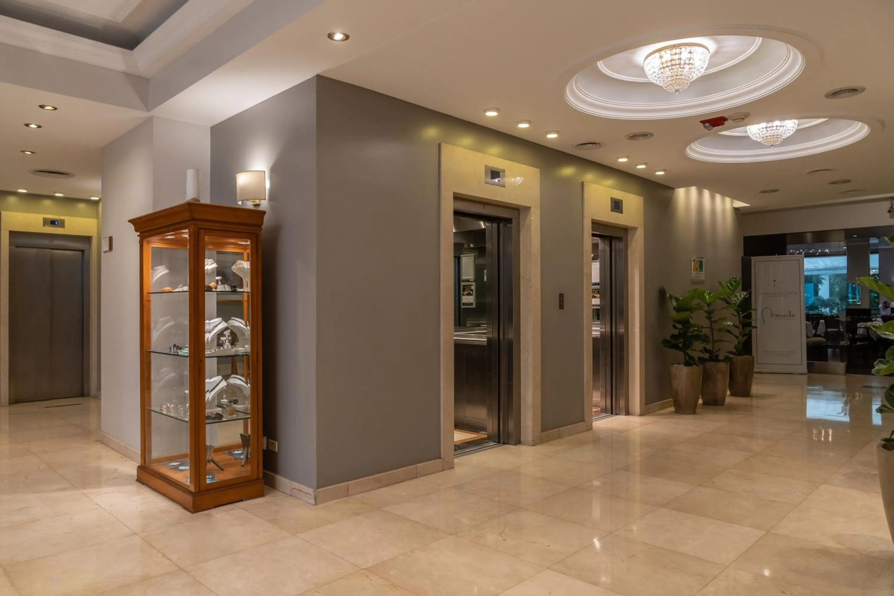 Lobby or reception in Hotel Intersur Recoleta