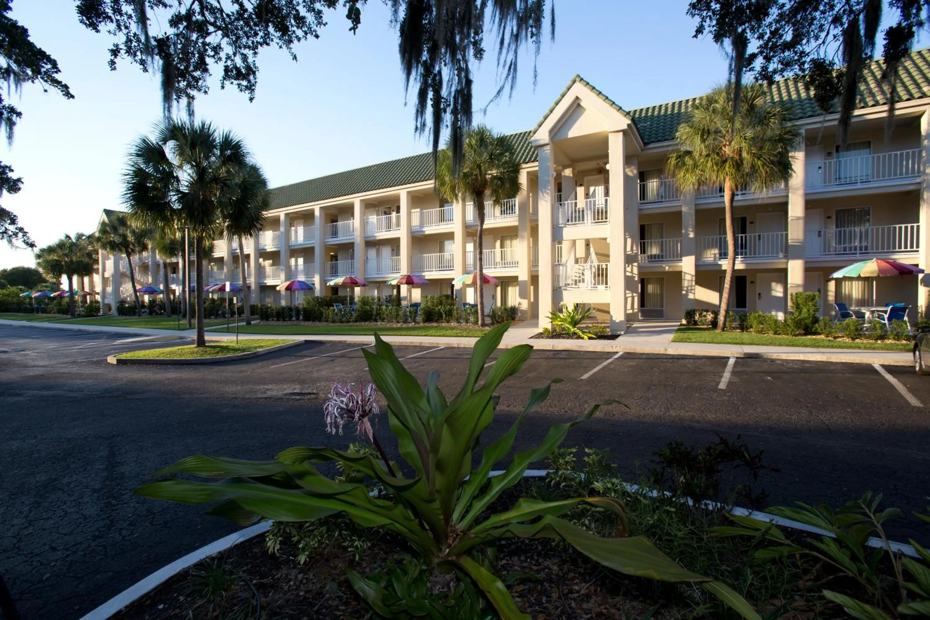 Property building in Days Inn by Wyndham Port Charlotte Town Center