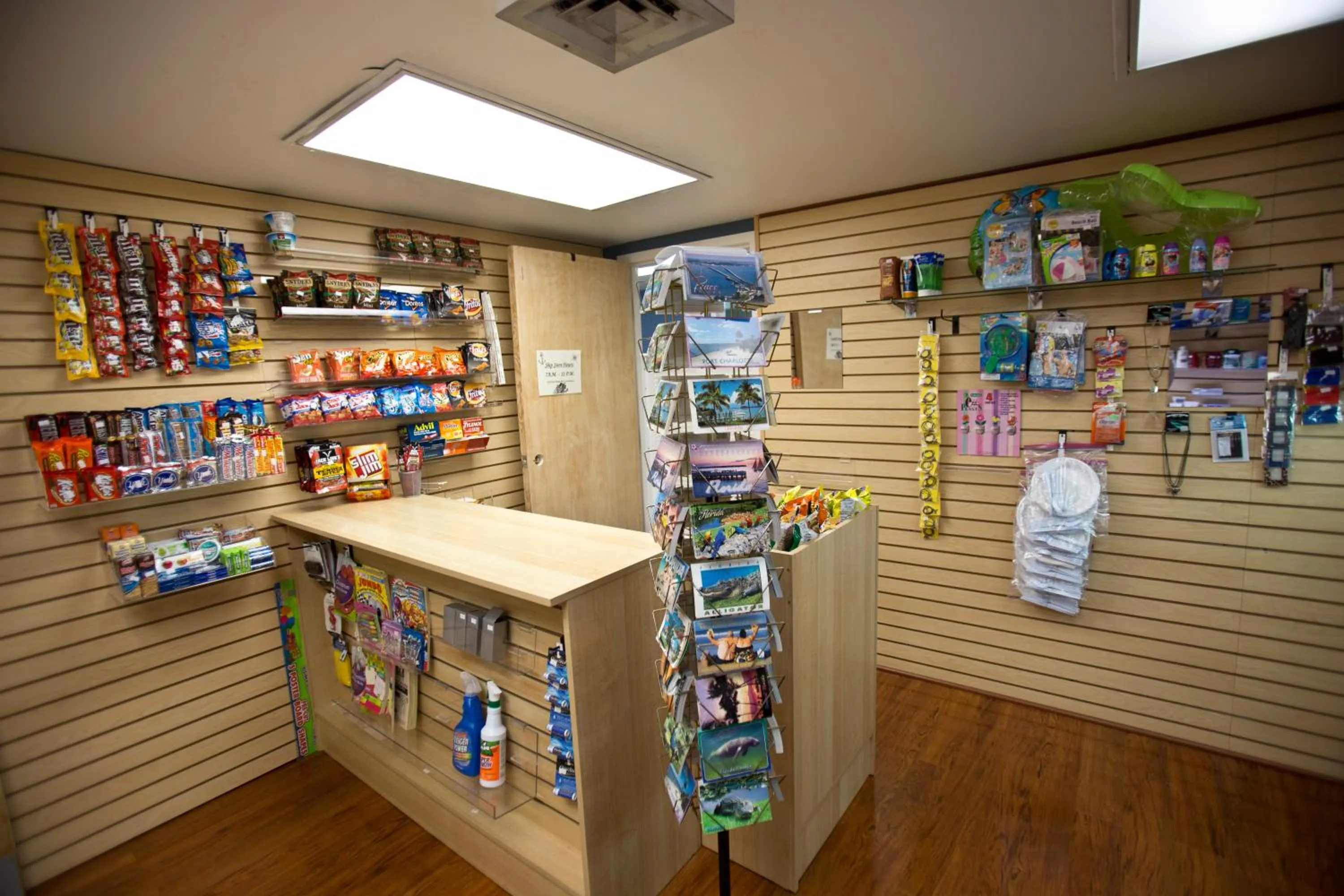 On-site shops in Days Inn by Wyndham Port Charlotte Town Center