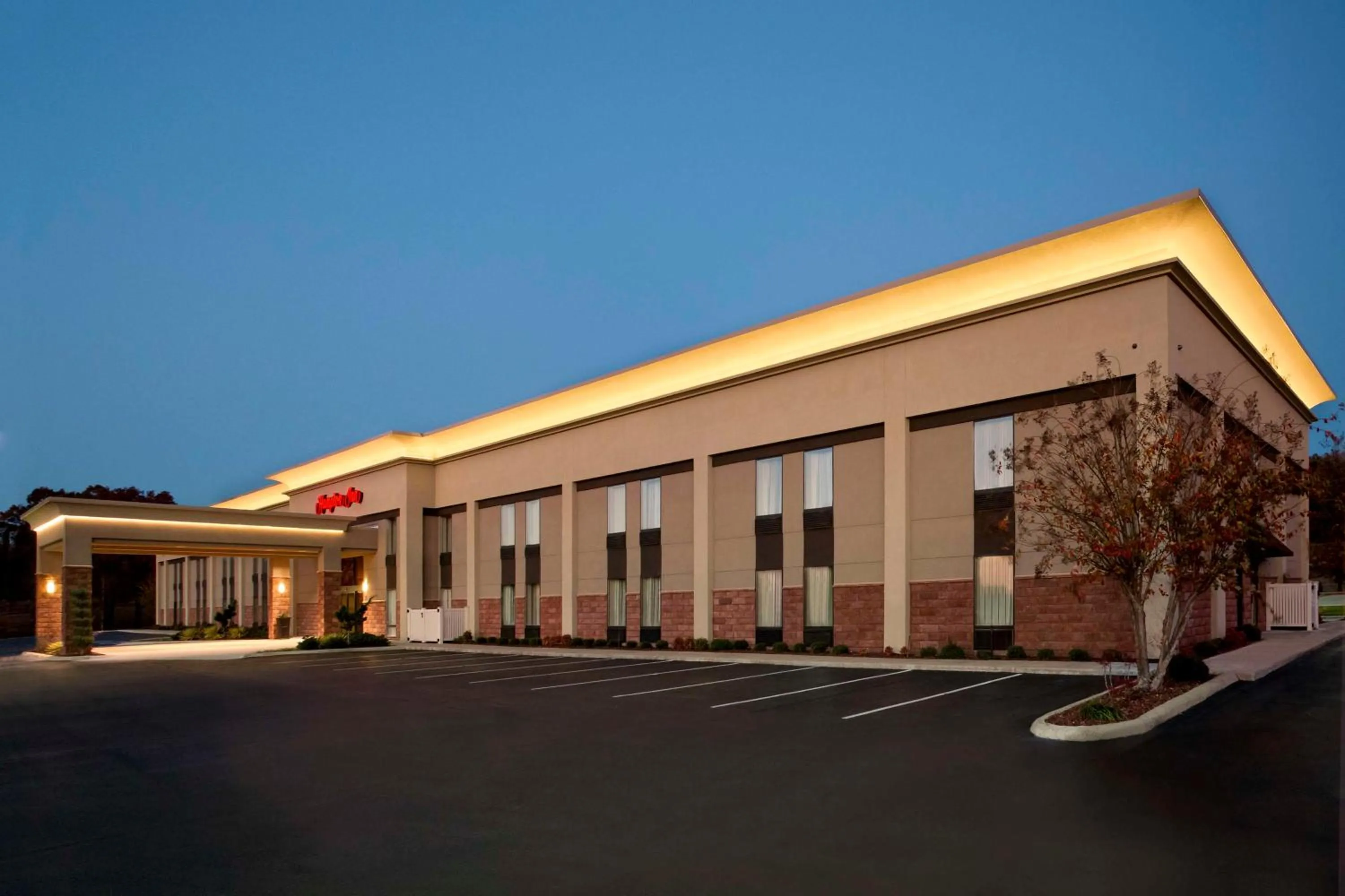 Property building in Hampton Inn Forrest City