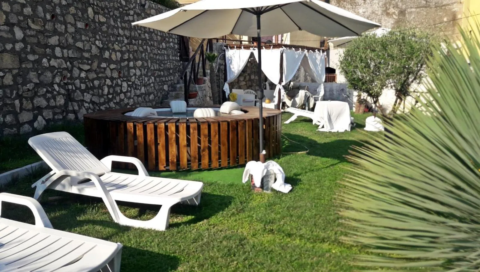Hot Tub in B&B Al Castello di Lettere