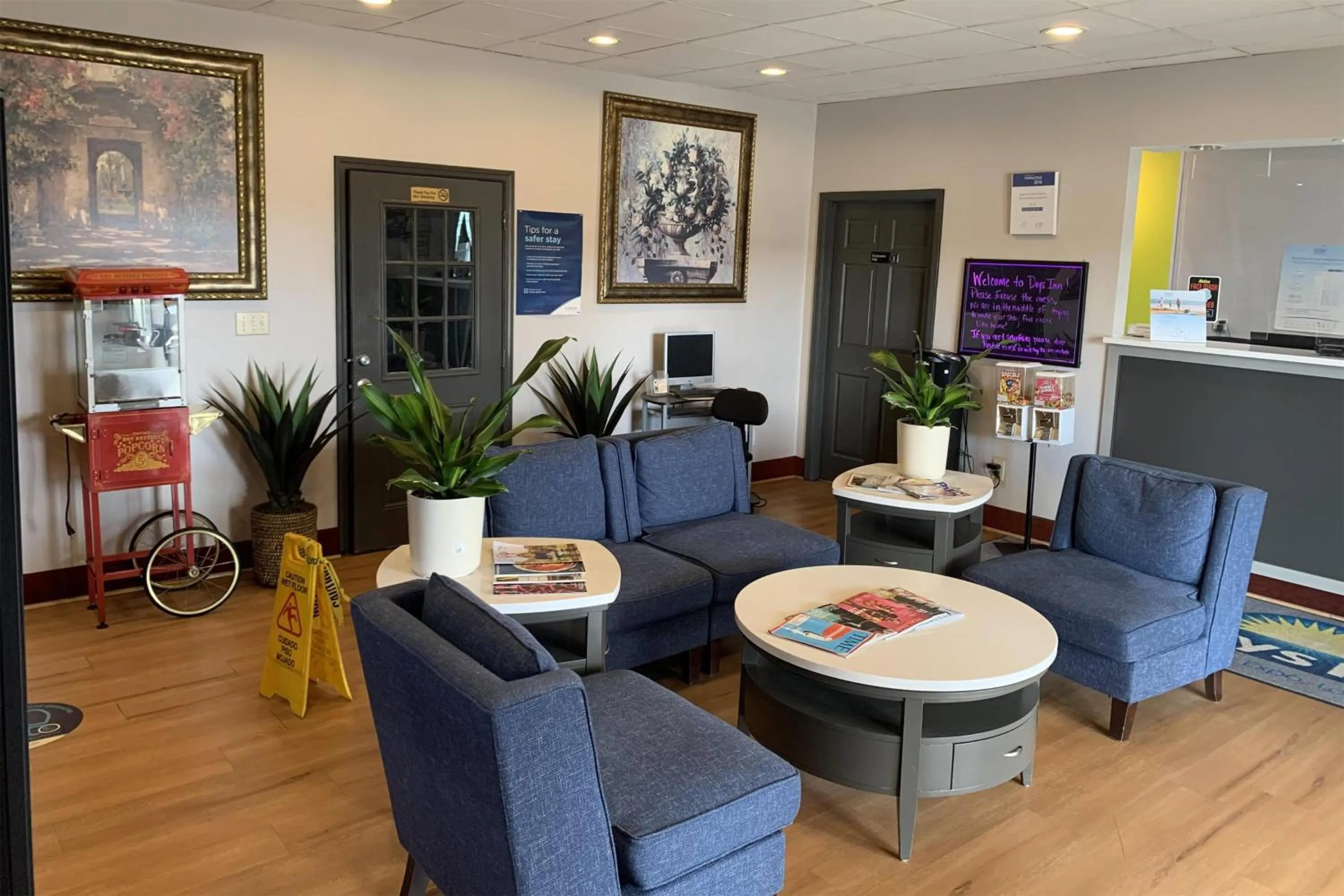 Lobby or reception in Days Inn by Wyndham Louisville Airport Fair and Expo Center