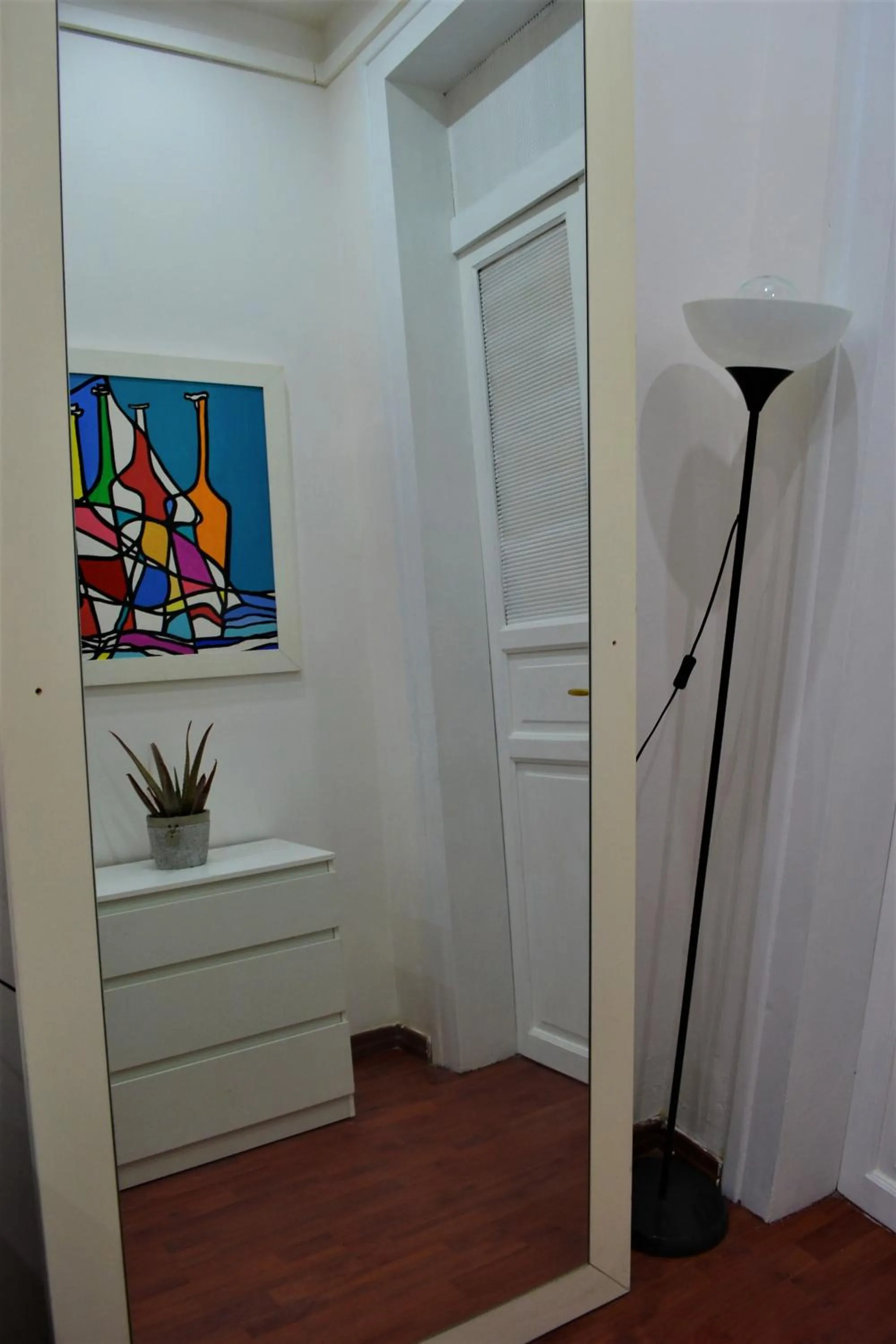 Decorative detail in Via Zara