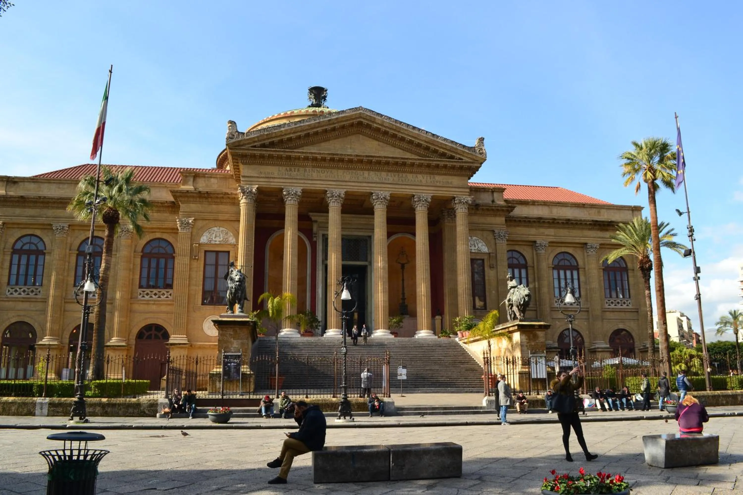 Neighbourhood in Via Zara