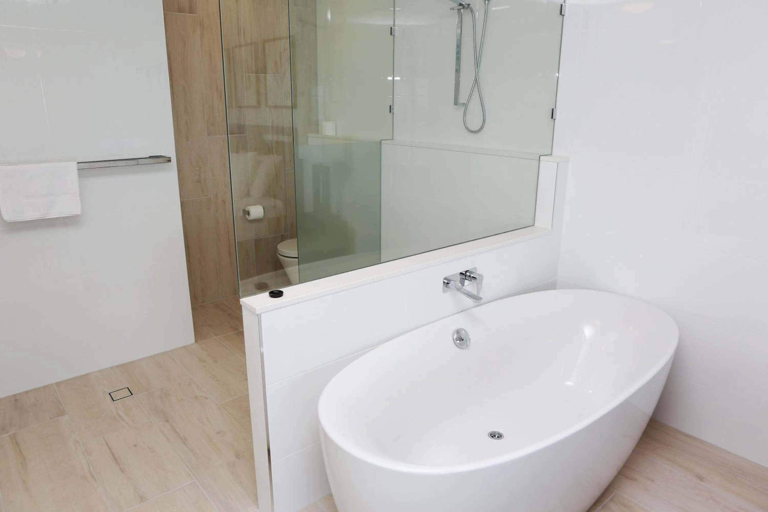 Bathroom in Narrowneck Court Holiday Apartments