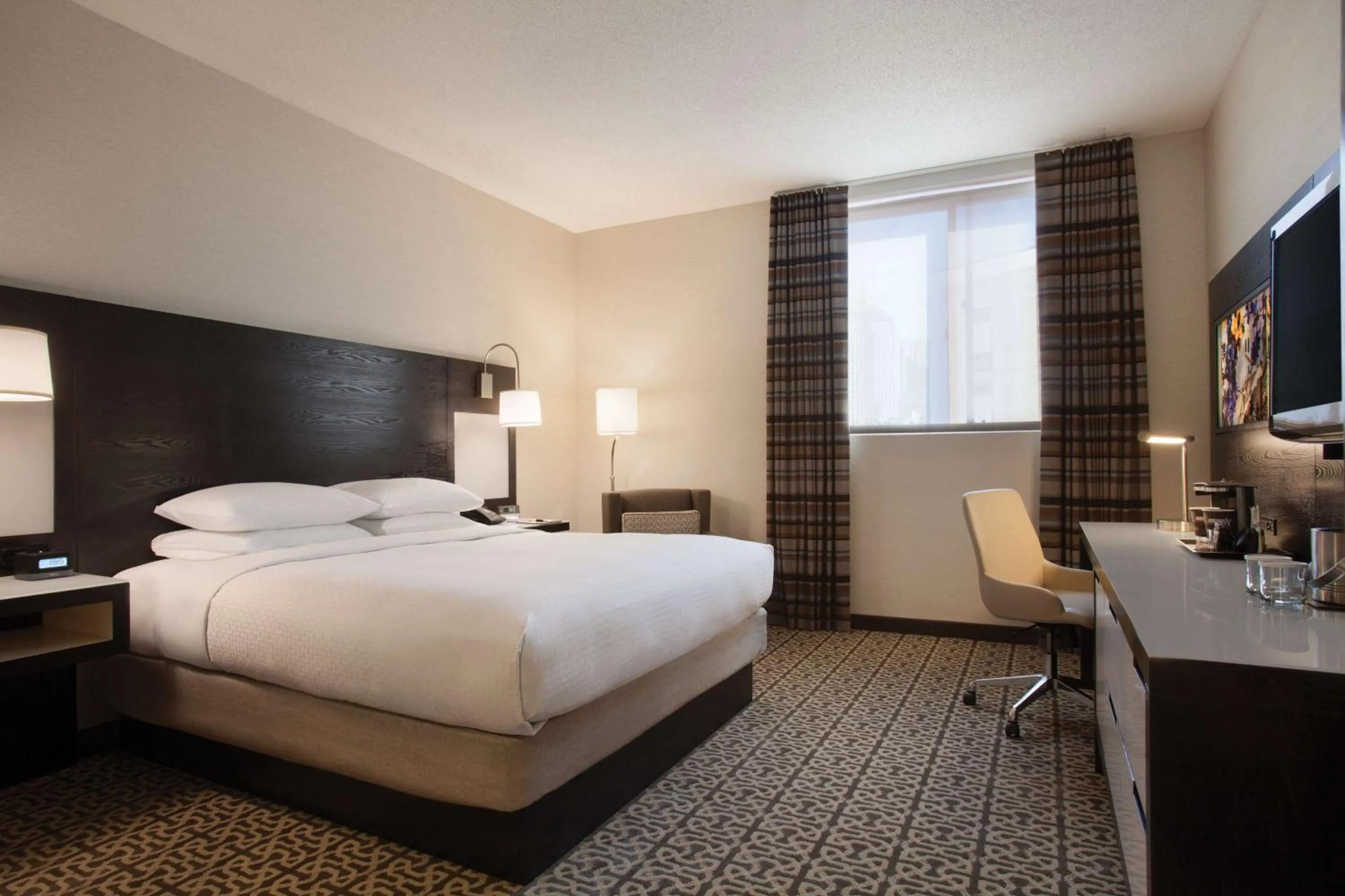 Bedroom, Bed in DoubleTree by Hilton Hotel Boston - Downtown