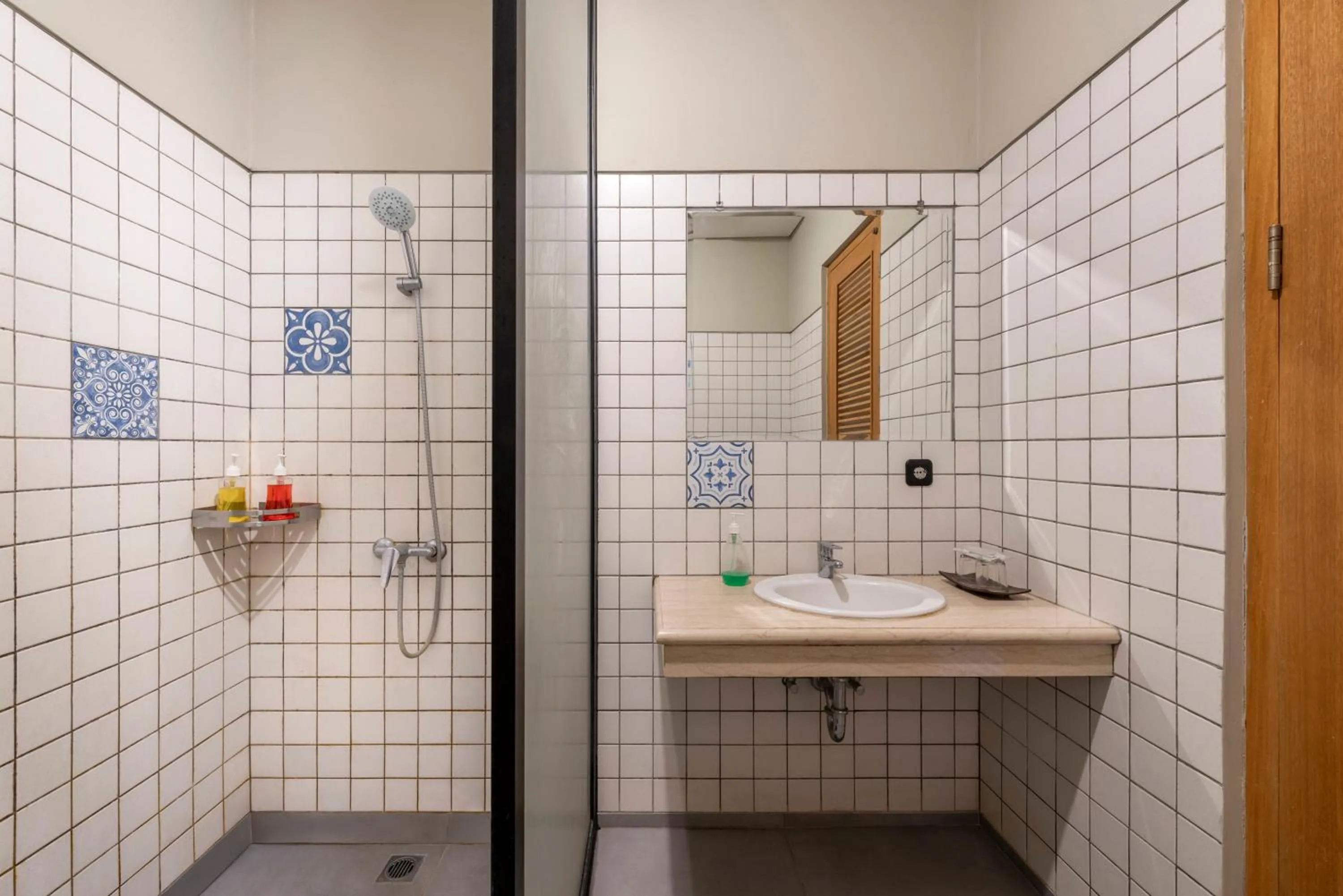 Bathroom in Mogens Guesthouse