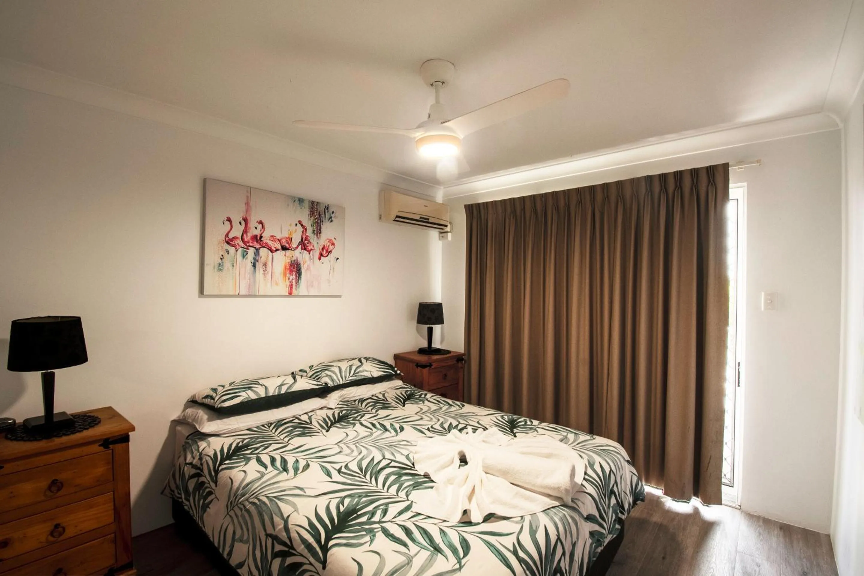 Bedroom, Bed in Key Largo Holiday Apartments