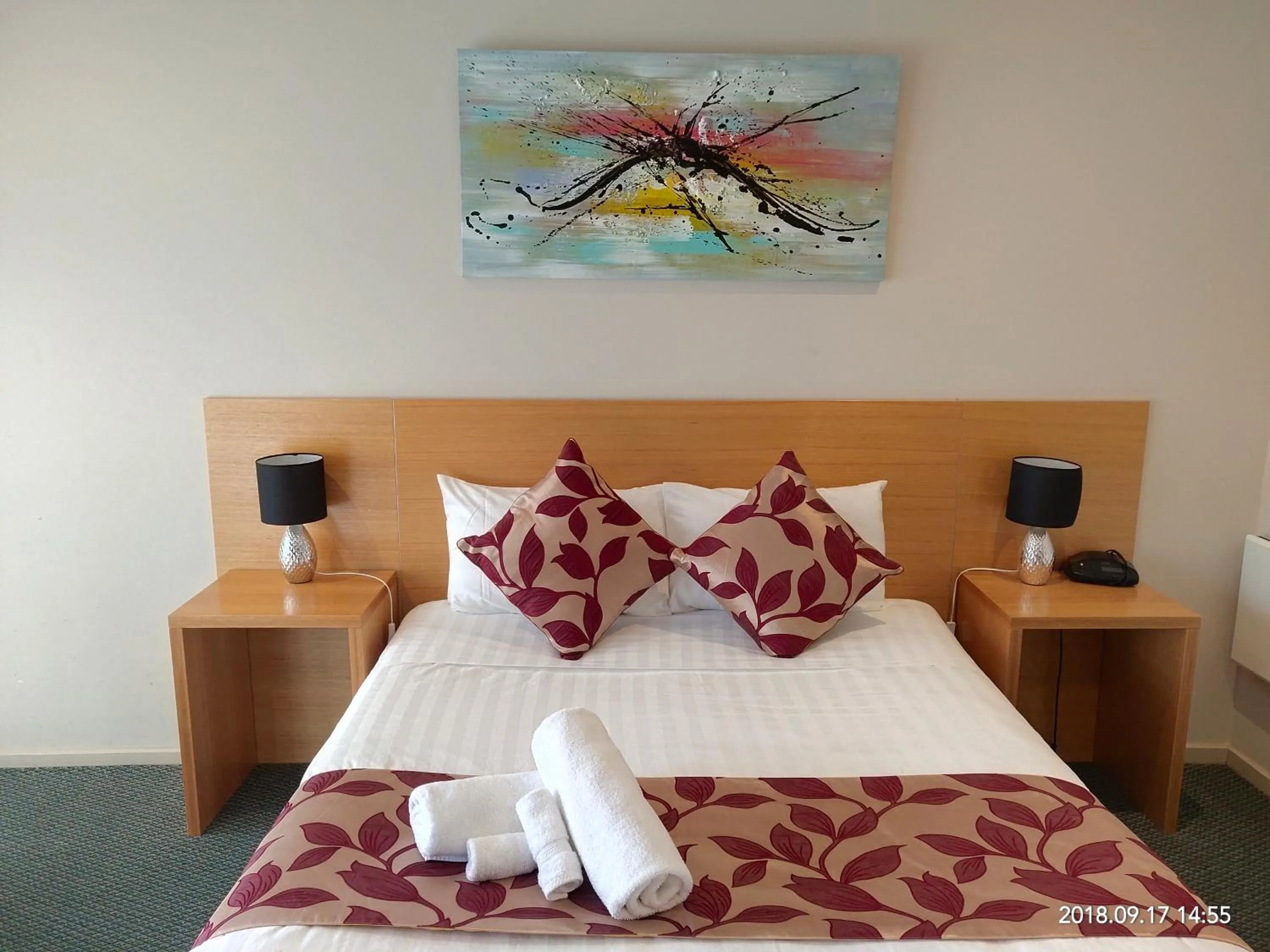 Bed in Coachman Motel and Holiday Units