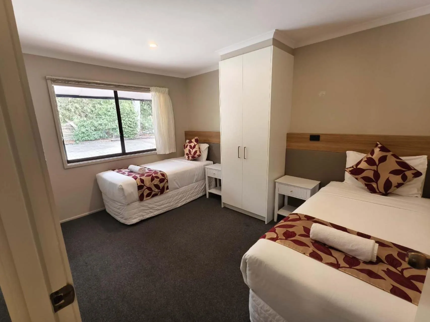 Bed in Coachman Motel and Holiday Units