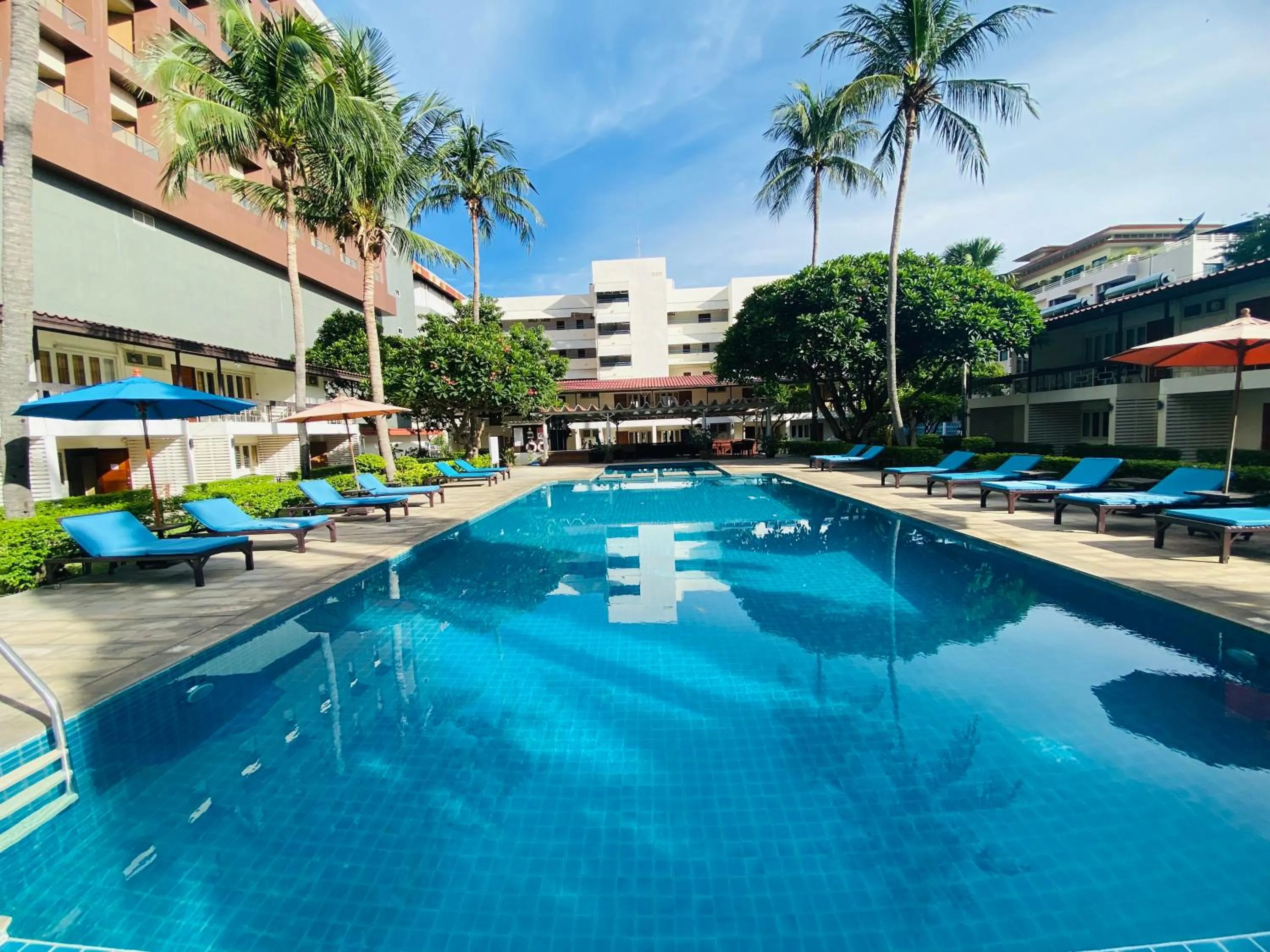 Swimming pool in Nautical Inn