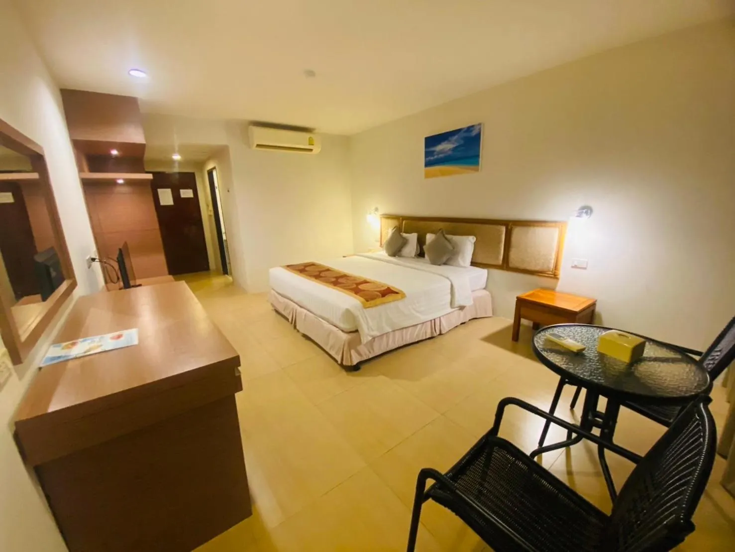 Photo of the whole room, Bed in Nautical Inn