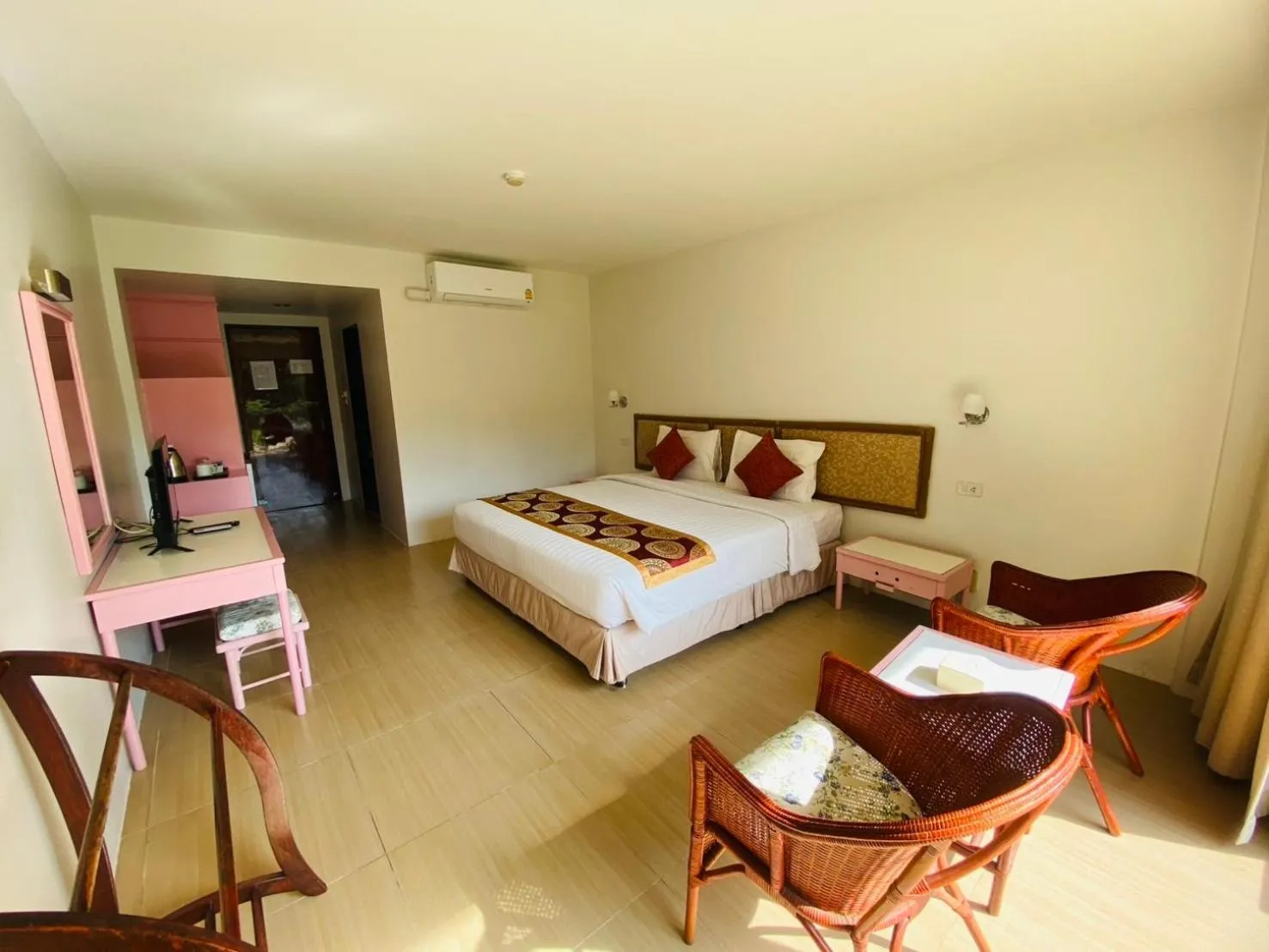 Photo of the whole room, Bed in Nautical Inn