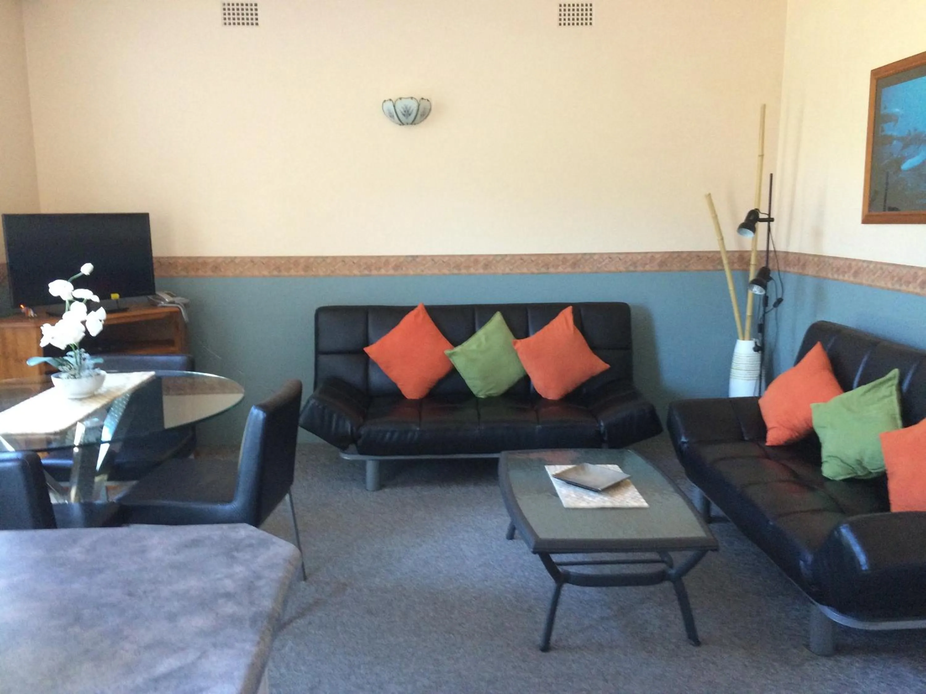 Living room in The Tahitian