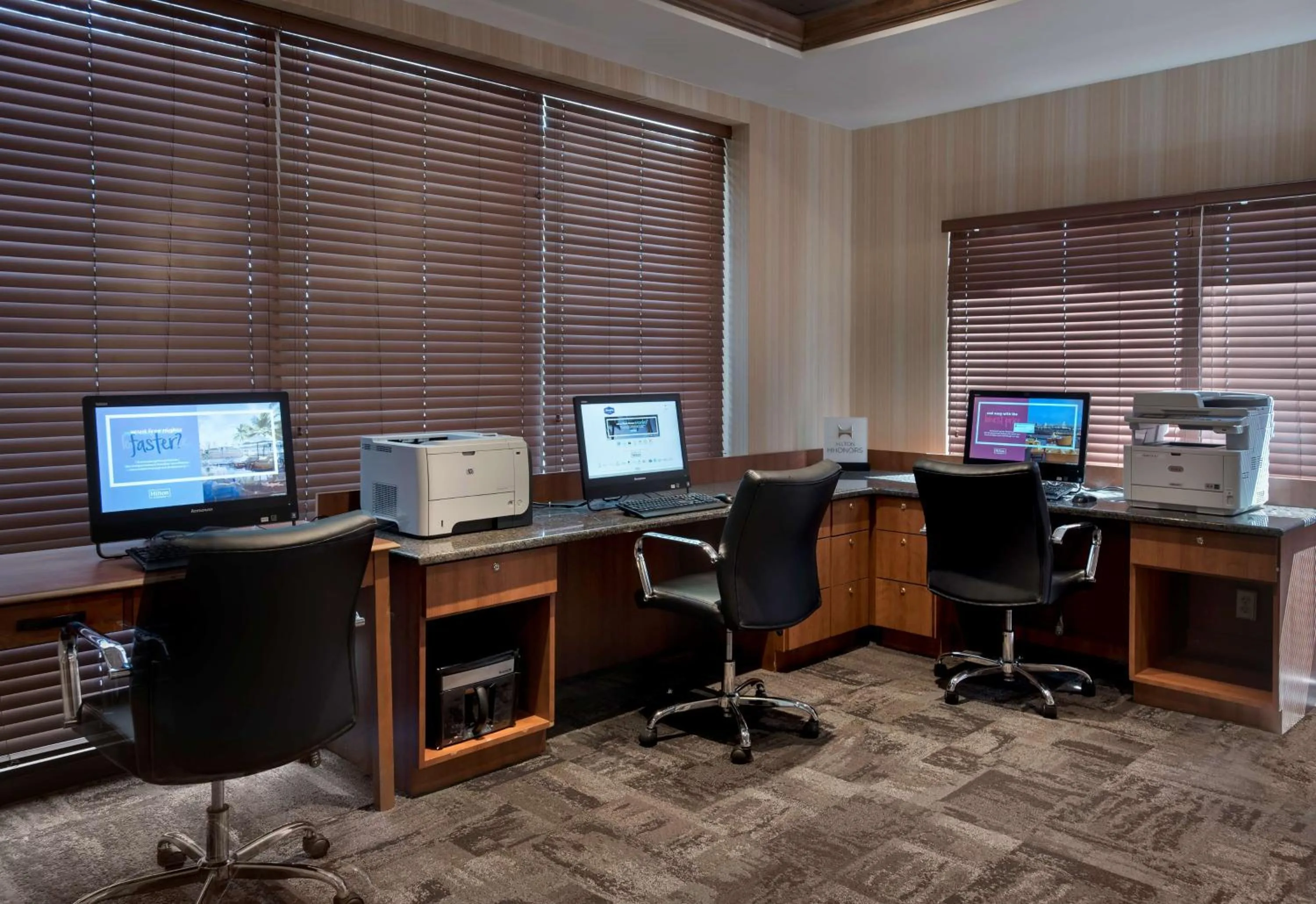 Business facilities in Hampton Inn Boston Logan Airport