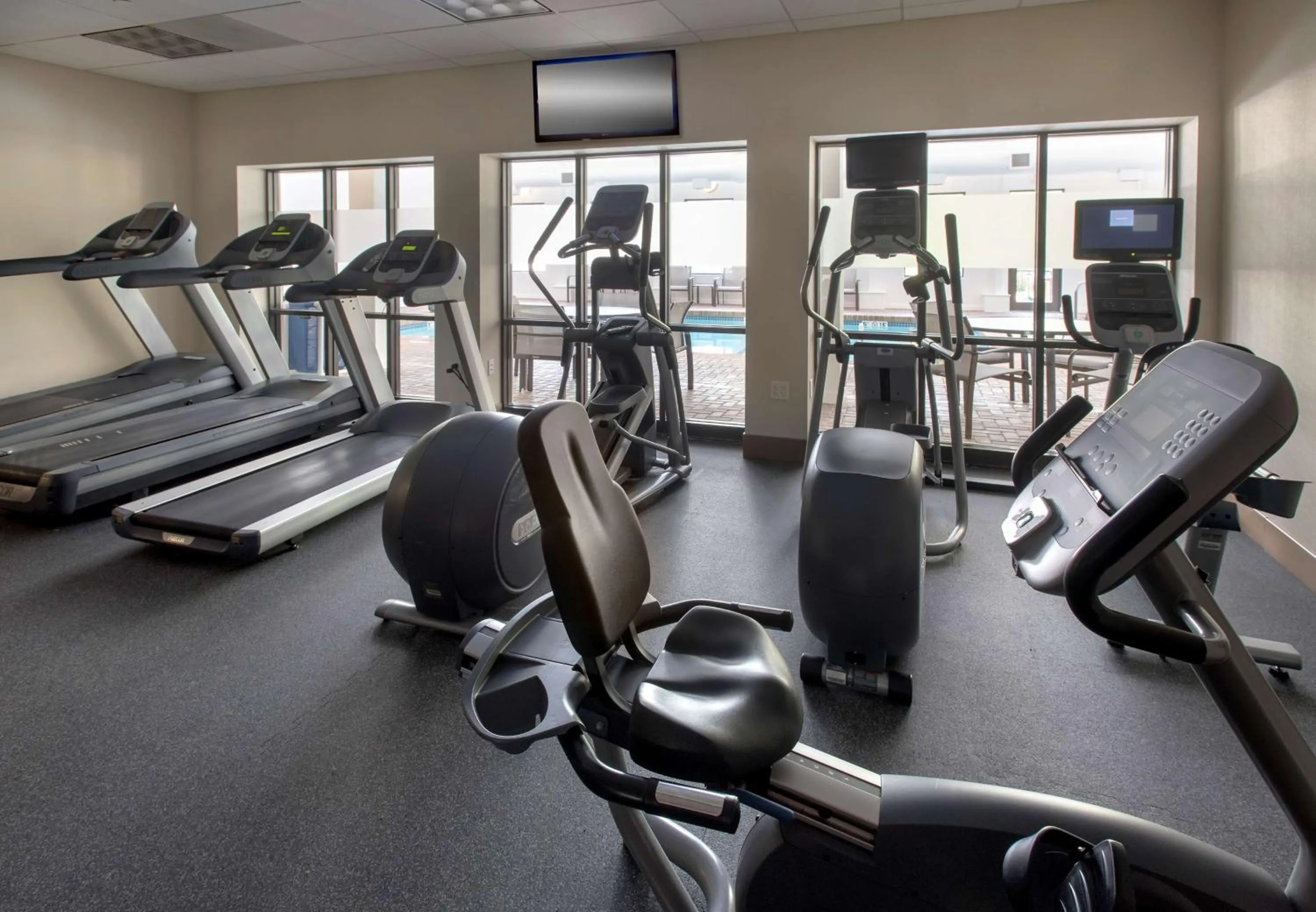 Fitness centre/facilities in Hampton Inn Boston Logan Airport