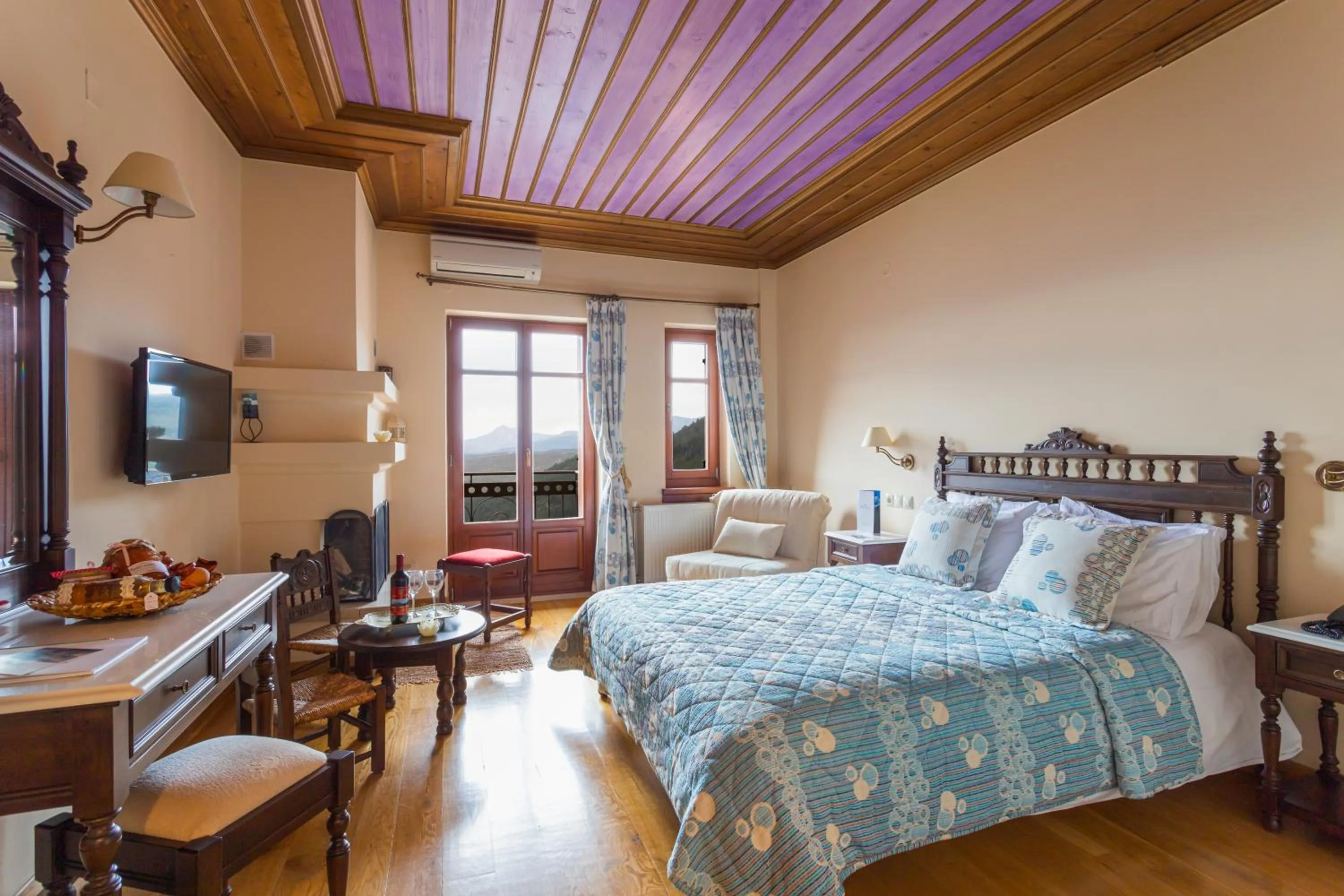 Photo of the whole room, Bed in Konitsa Mountain Hotel