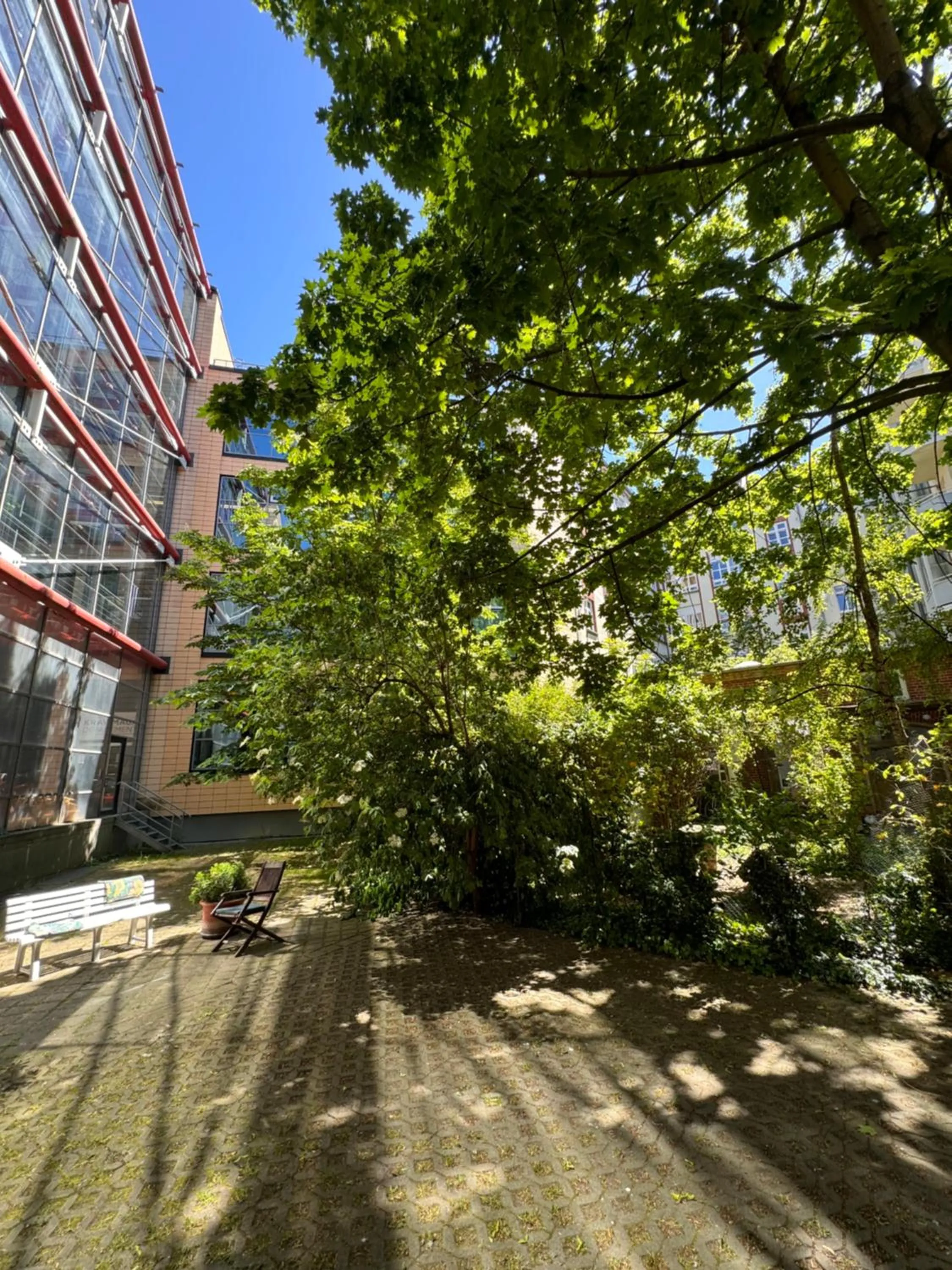 Garden in Nu Wave Hotel Berlin - Digital Check-In