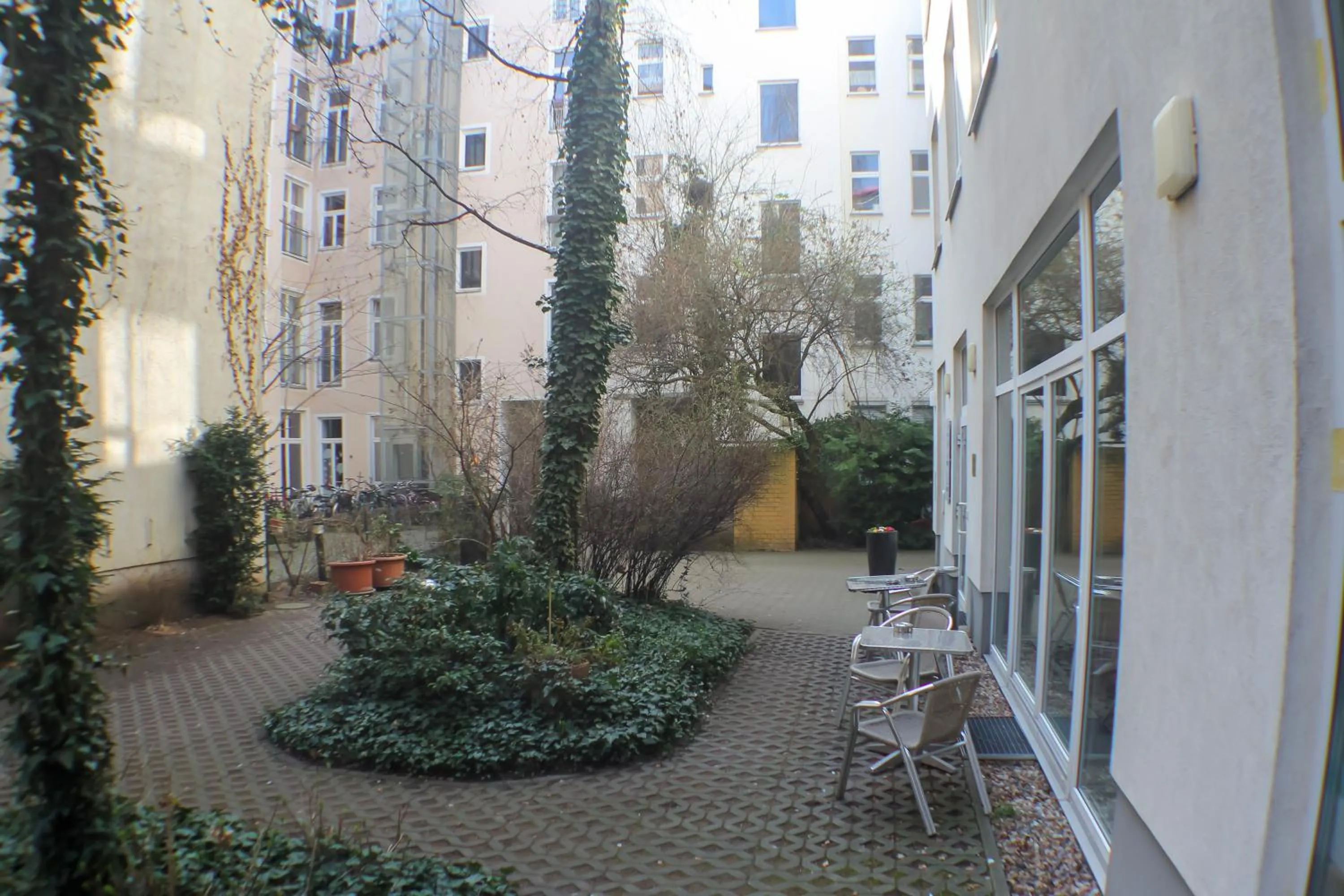 Property building in Nu Wave Hotel Berlin - Digital Check-In