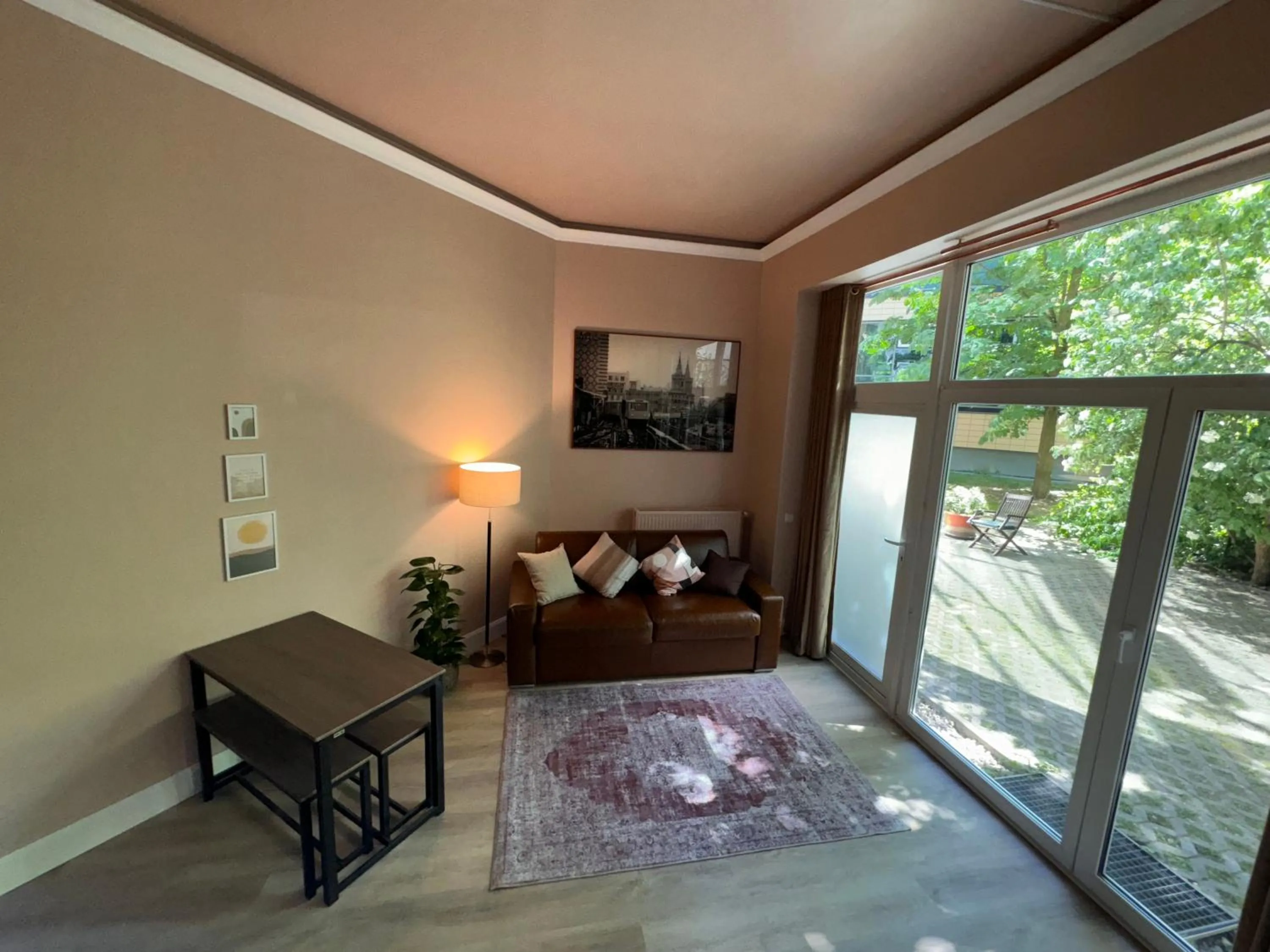 Living room in Nu Wave Hotel Berlin - Digital Check-In