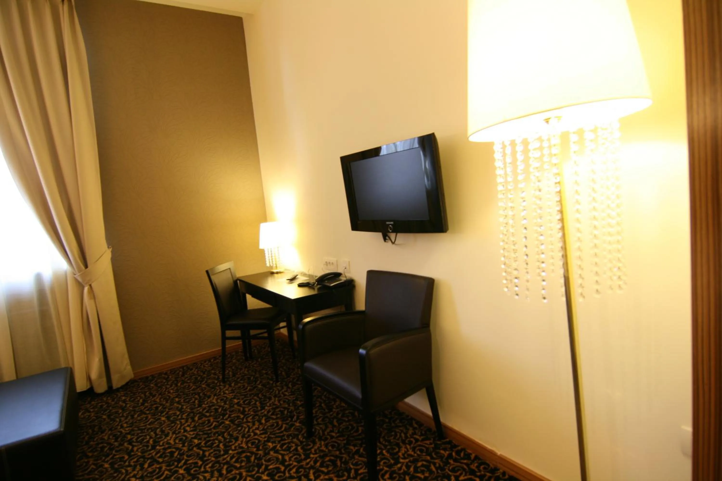 TV and multimedia in Hotel Crystal