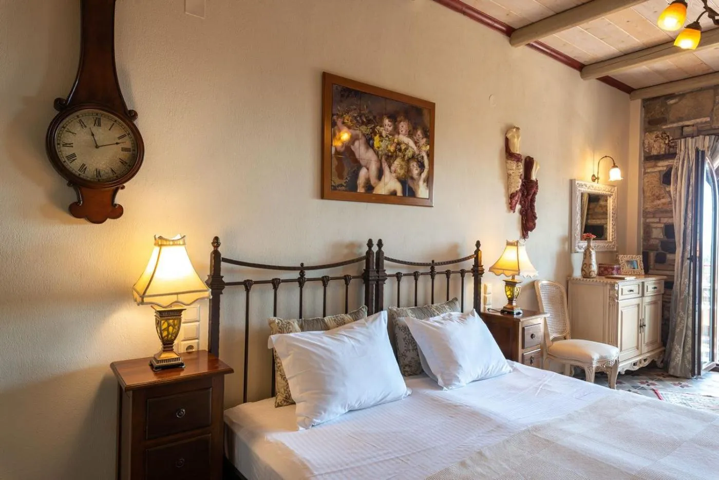 Photo of the whole room, Bed in Panorama Exclusive Suites