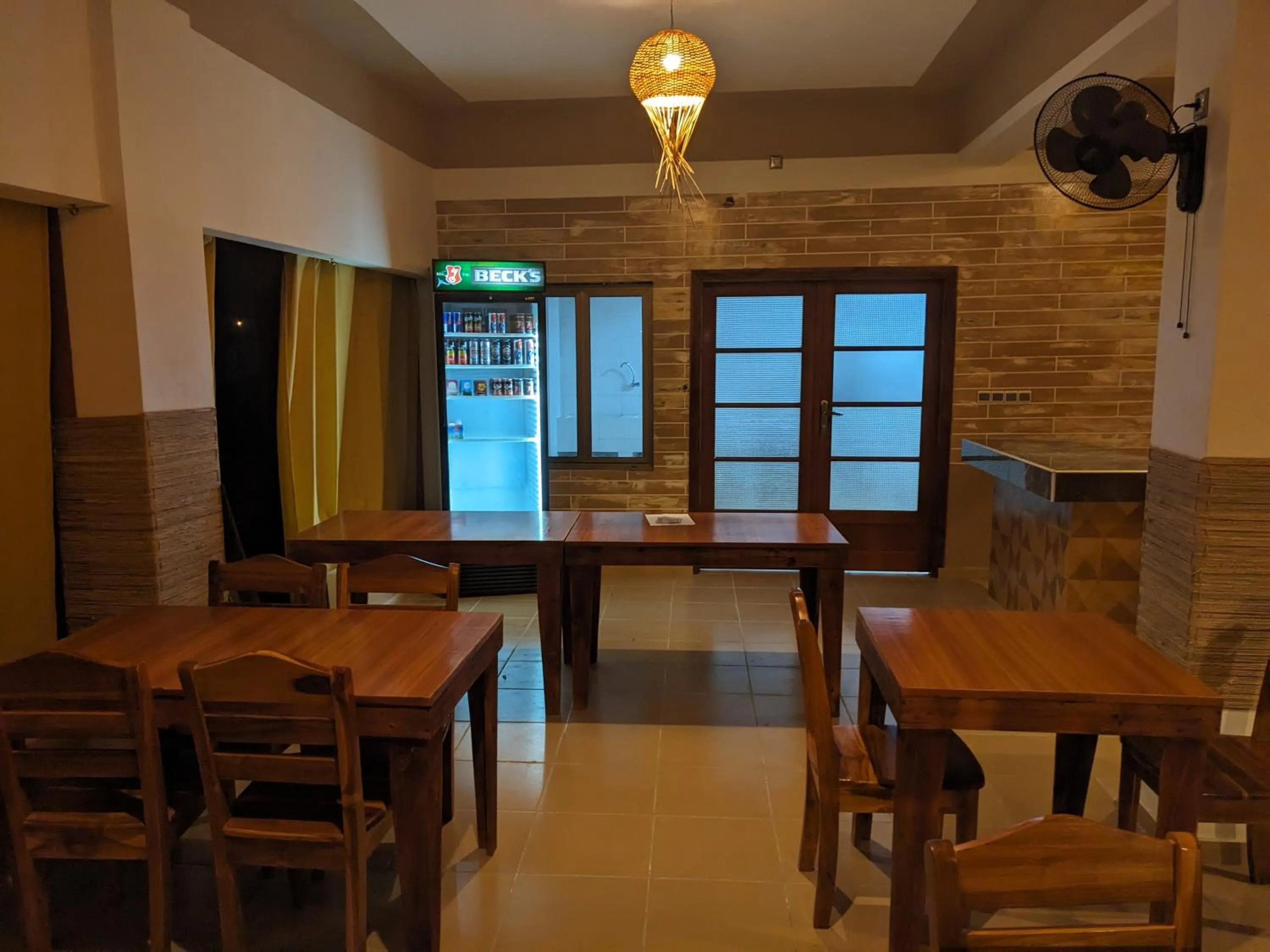 Restaurant/places to eat in Hôtel YABISSO