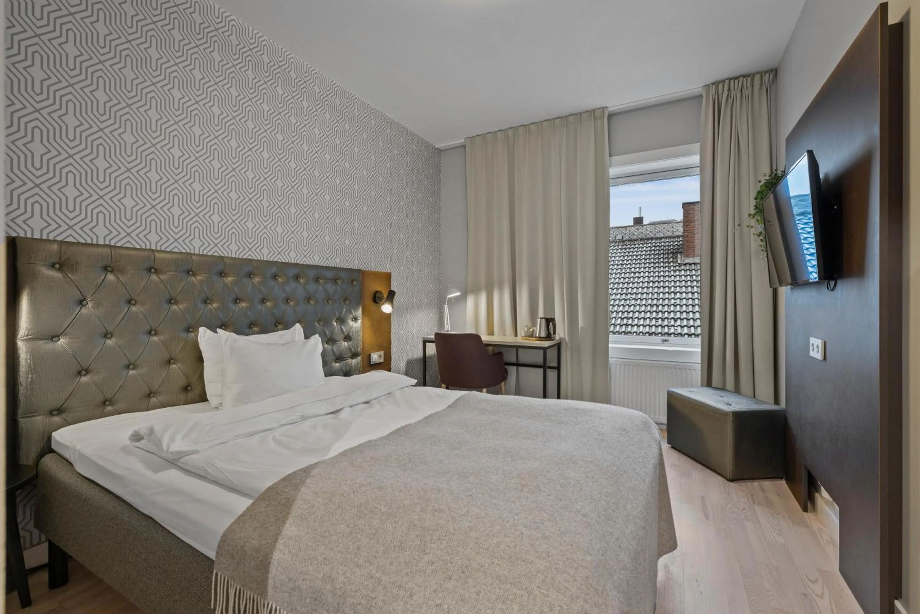 Bed in Home Hotel Astoria