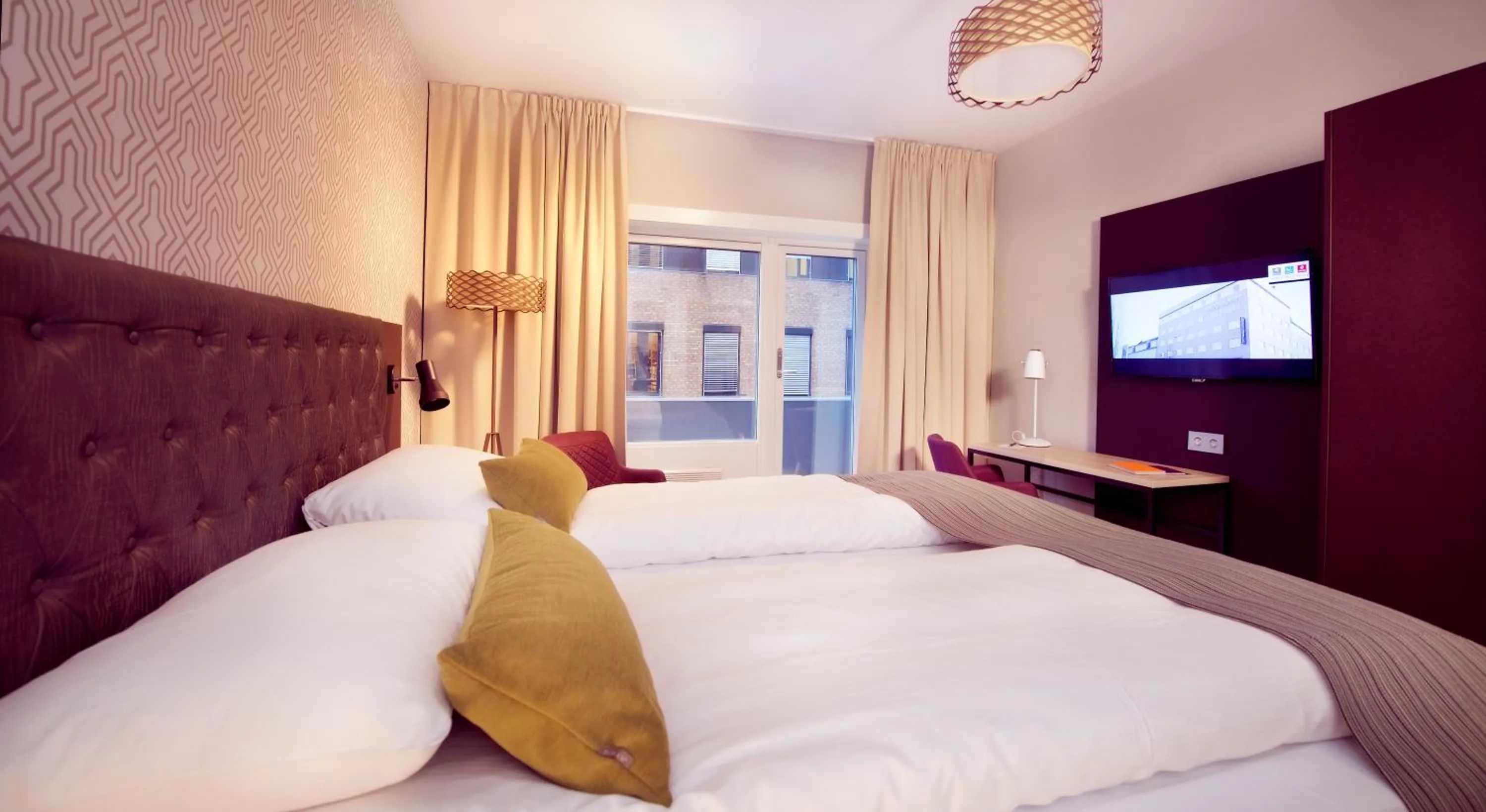 Bed in Home Hotel Astoria