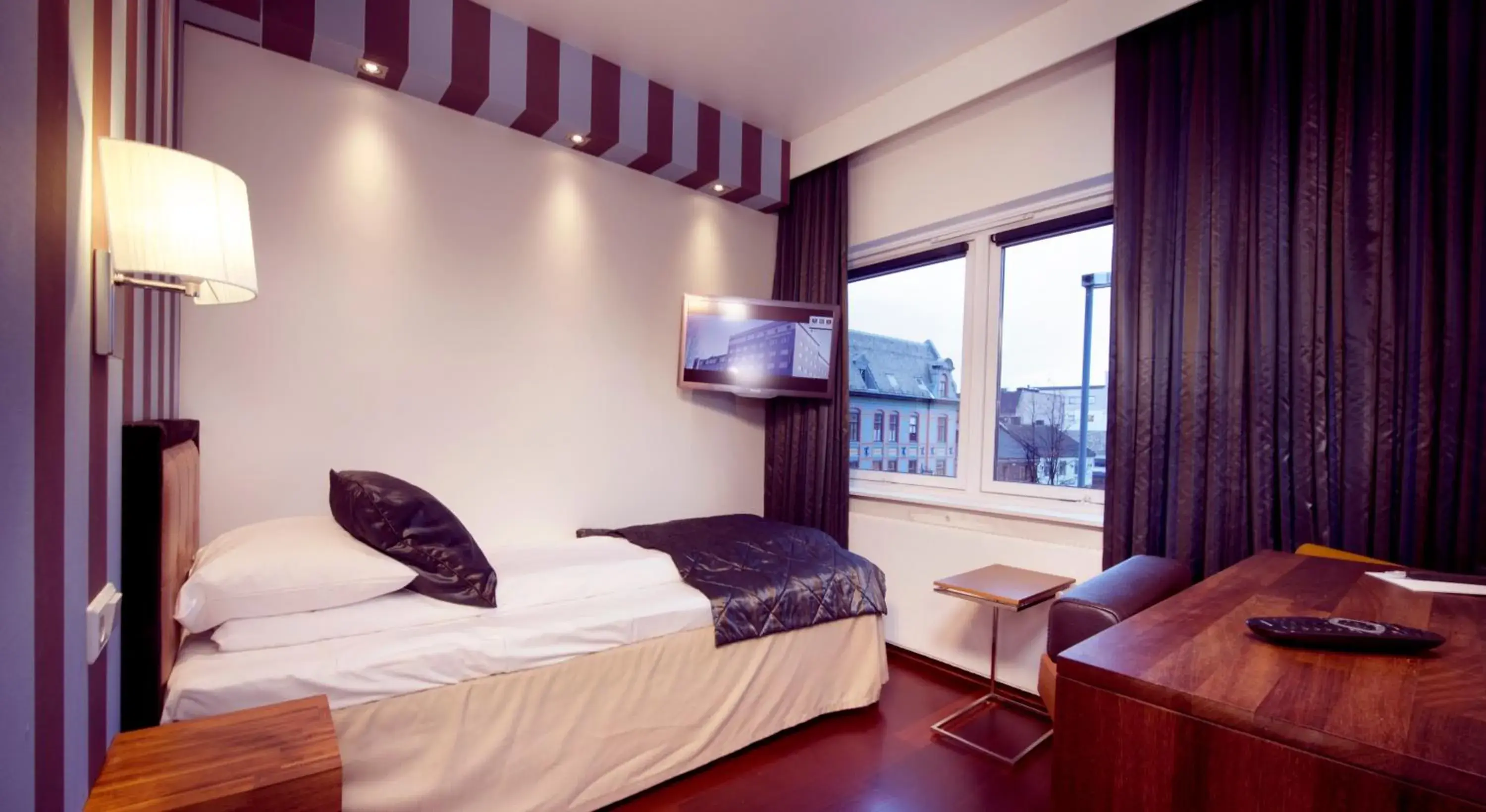 Compact Single in Home Hotel Astoria Compact Single in Home Hotel Astoria