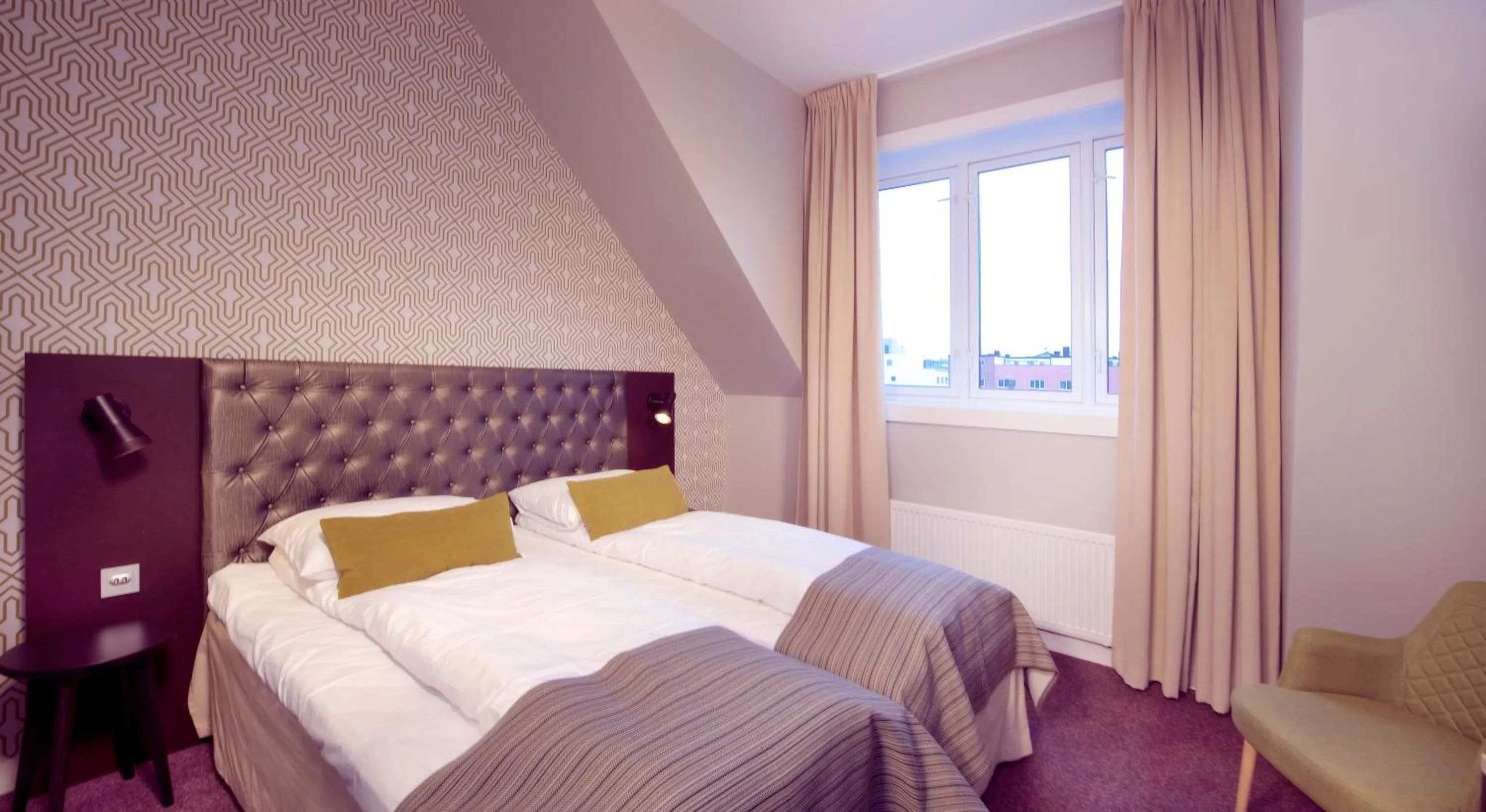 Bed in Home Hotel Astoria