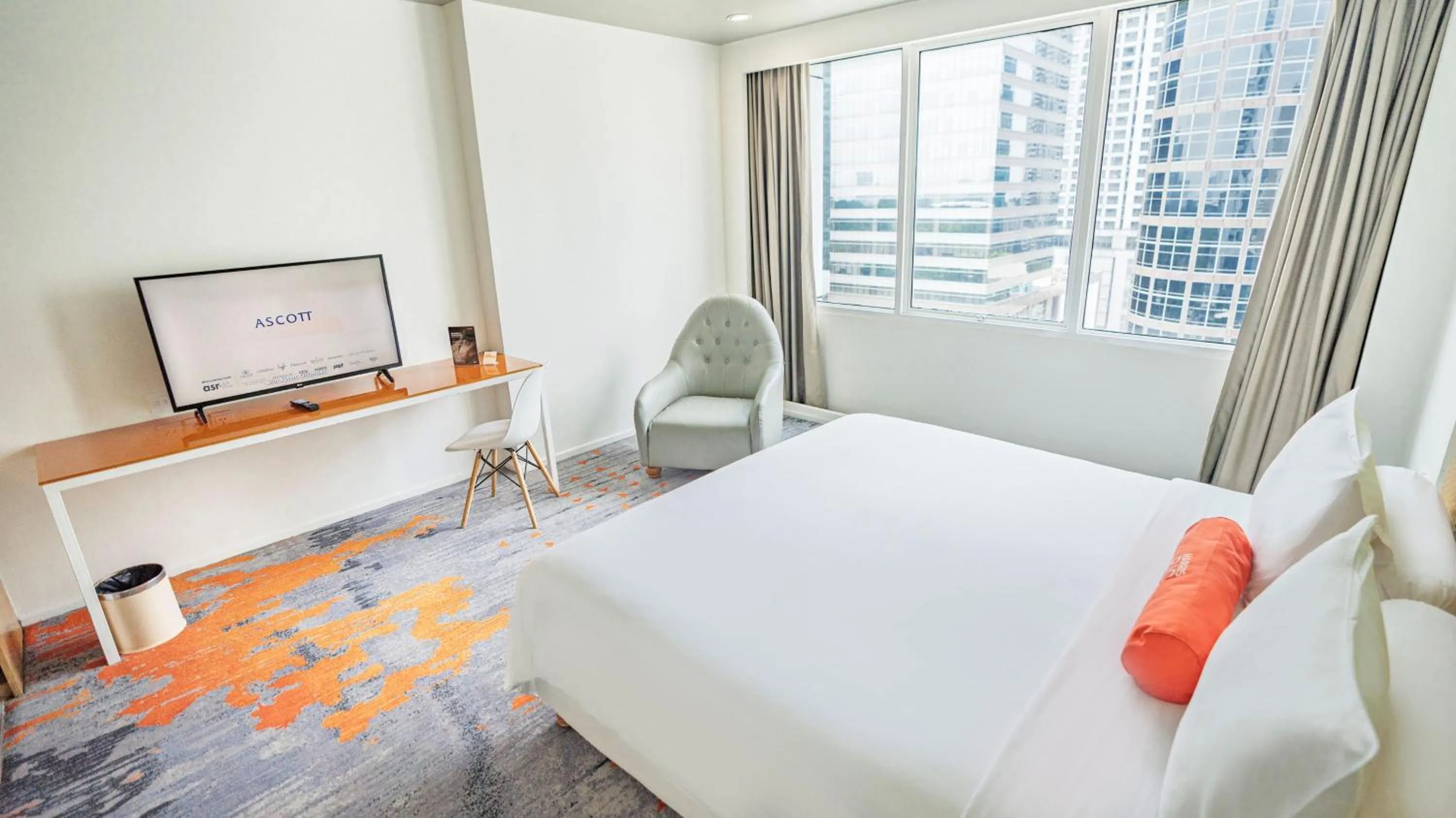 Bed in HARRIS Suites fx Sudirman