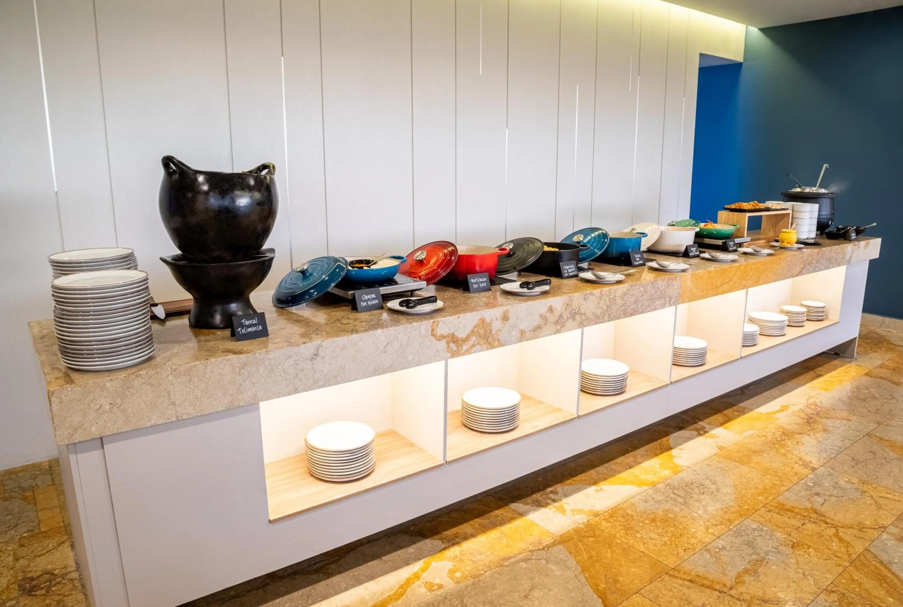 Buffet breakfast in Sonesta Hotel Ibagué