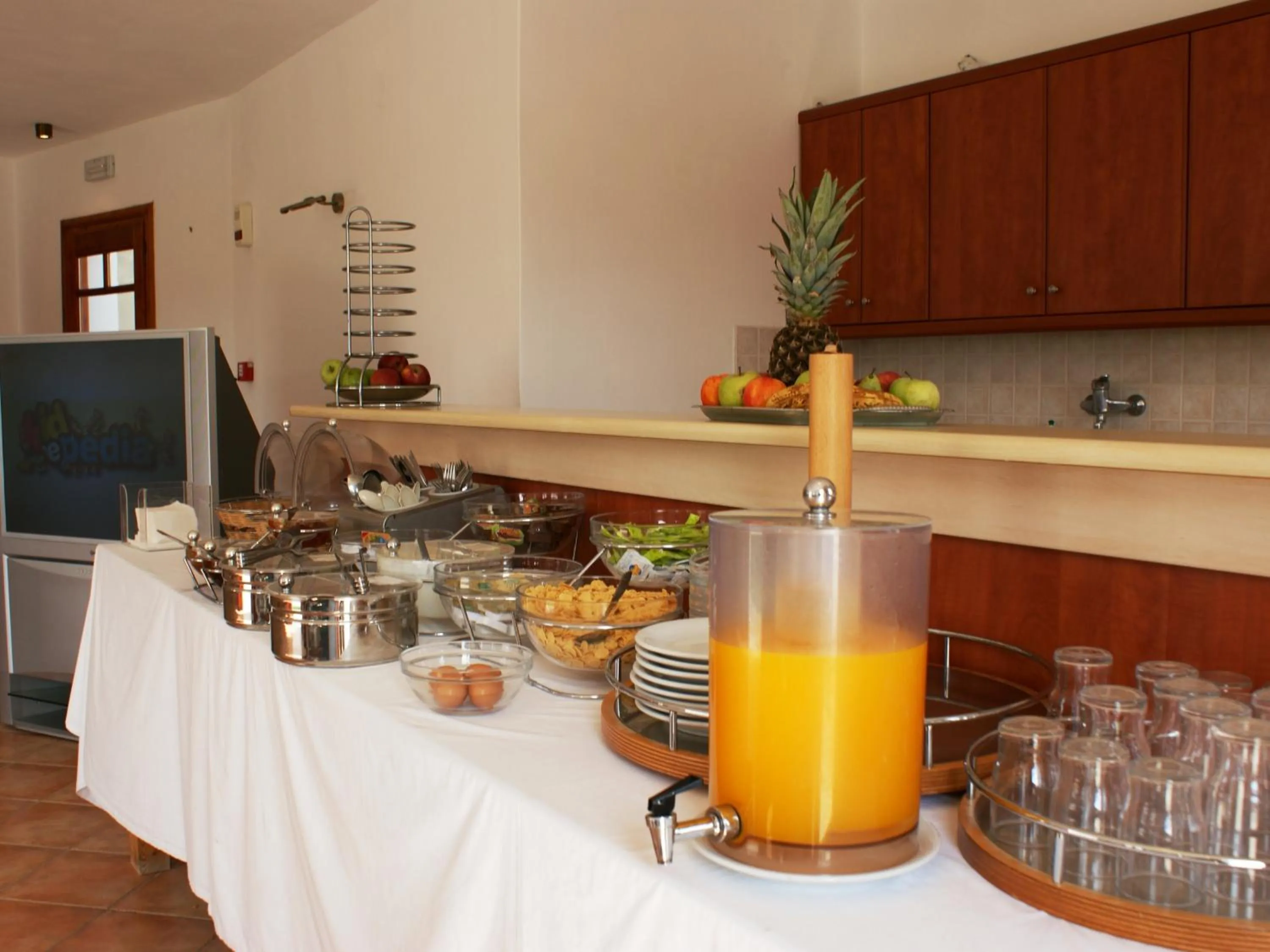 Food in Plaka Hotel I