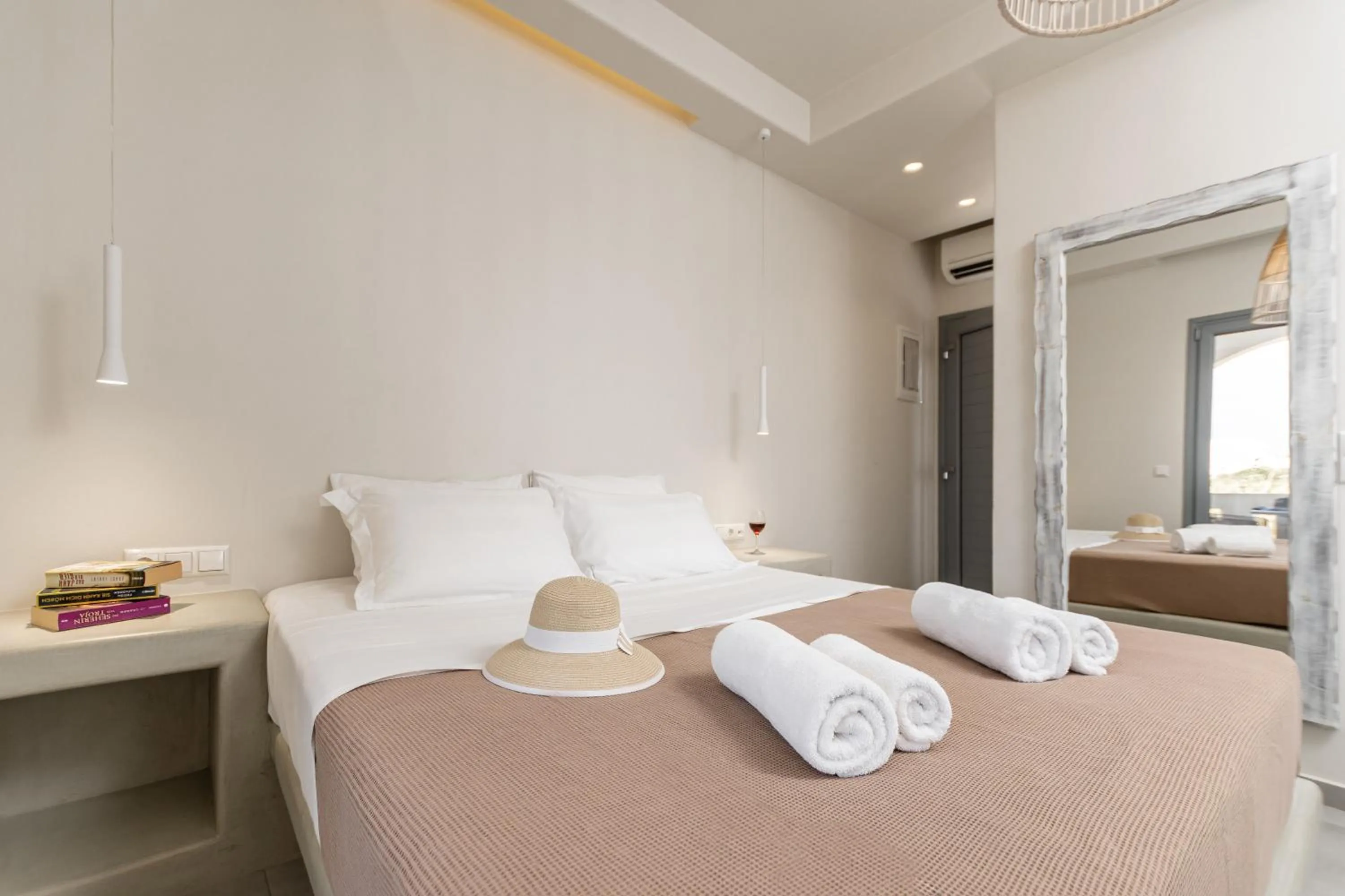 Bed in Plaka Hotel I