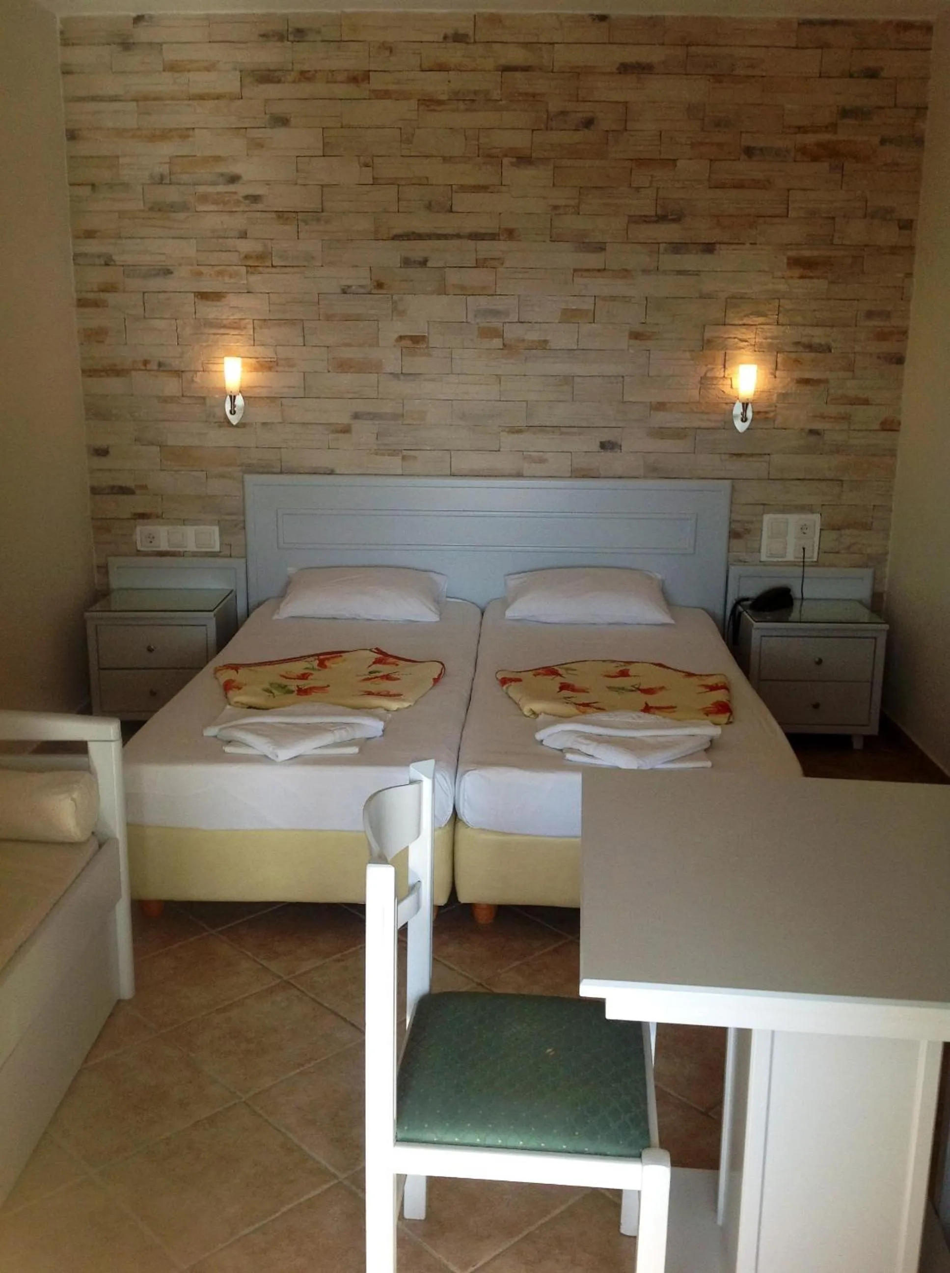 Bed in Plaka Hotel I