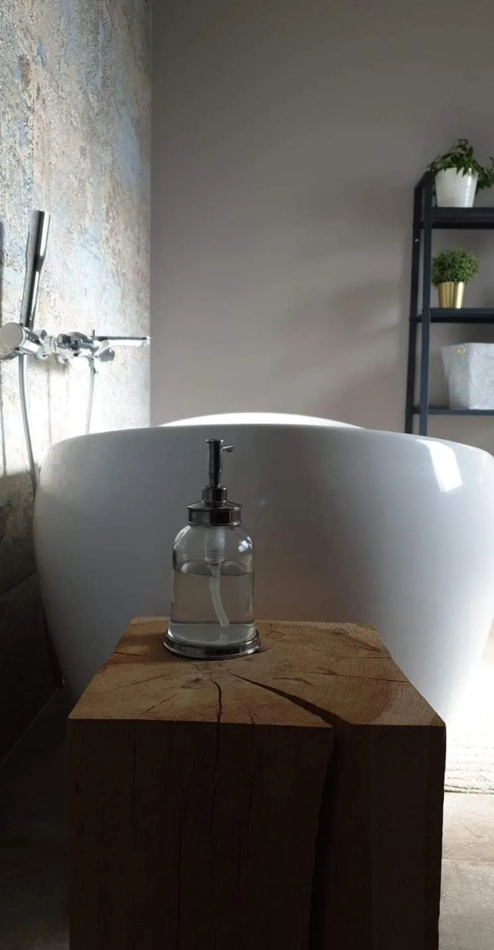 Decorative detail in Théière & Couverts - Les Chambres