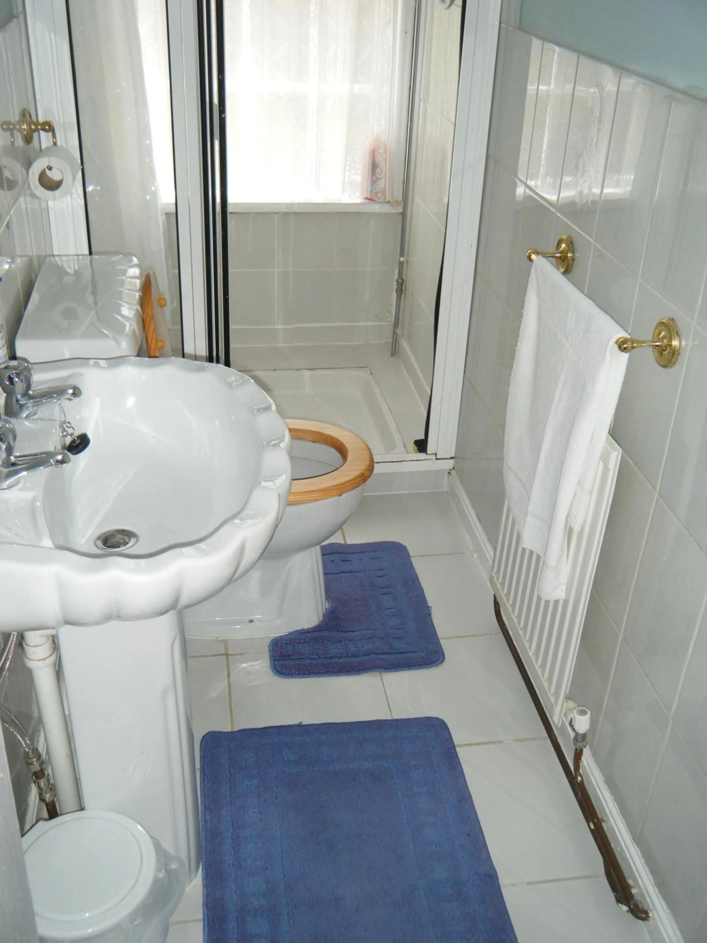 Bathroom in Church View B&B & Holiday Cottages