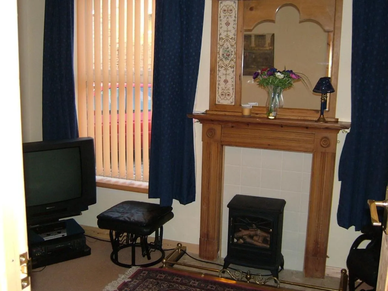 TV and multimedia in Church View B&B & Holiday Cottages