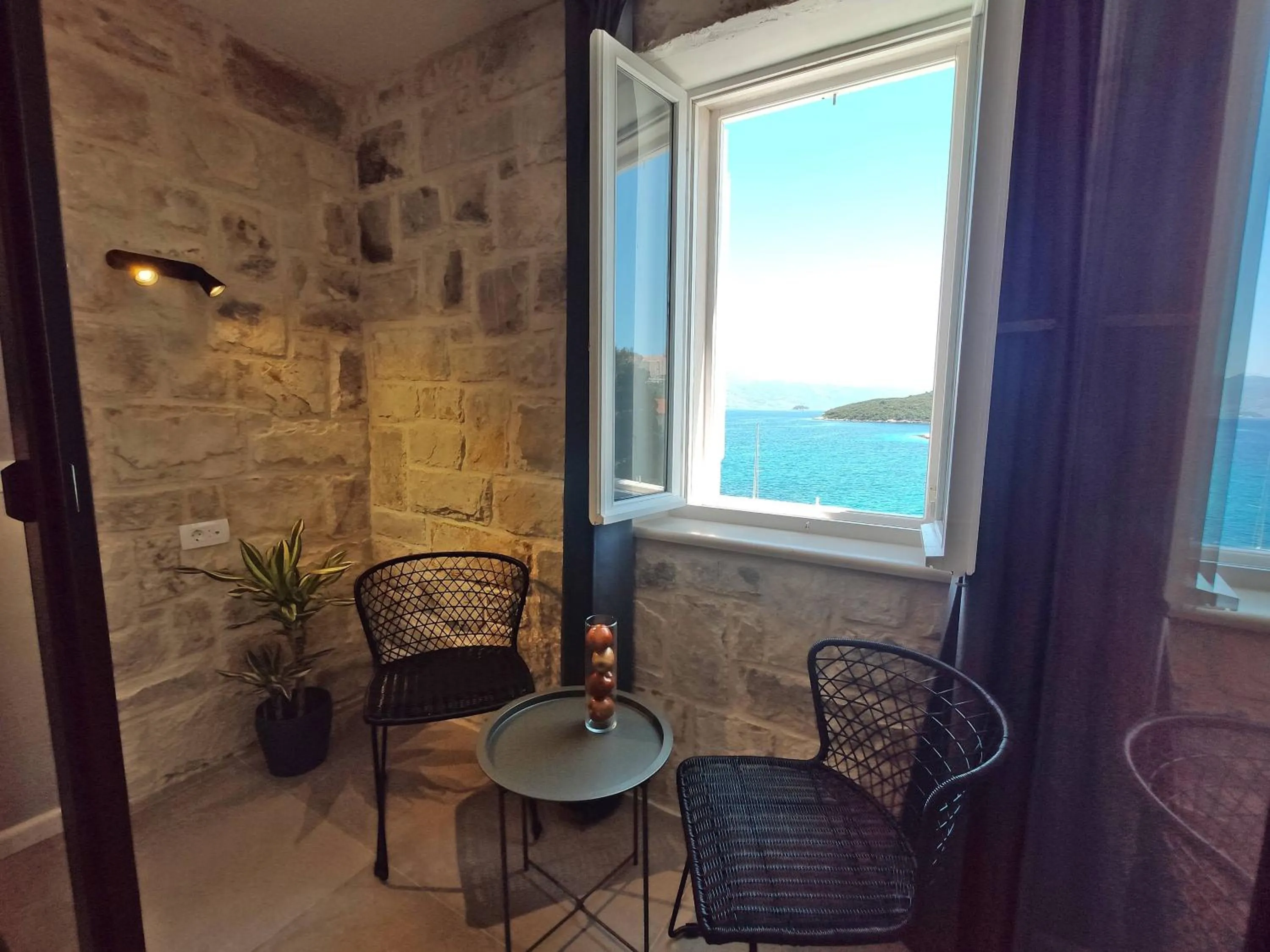 Seating area in Hotel Korsal