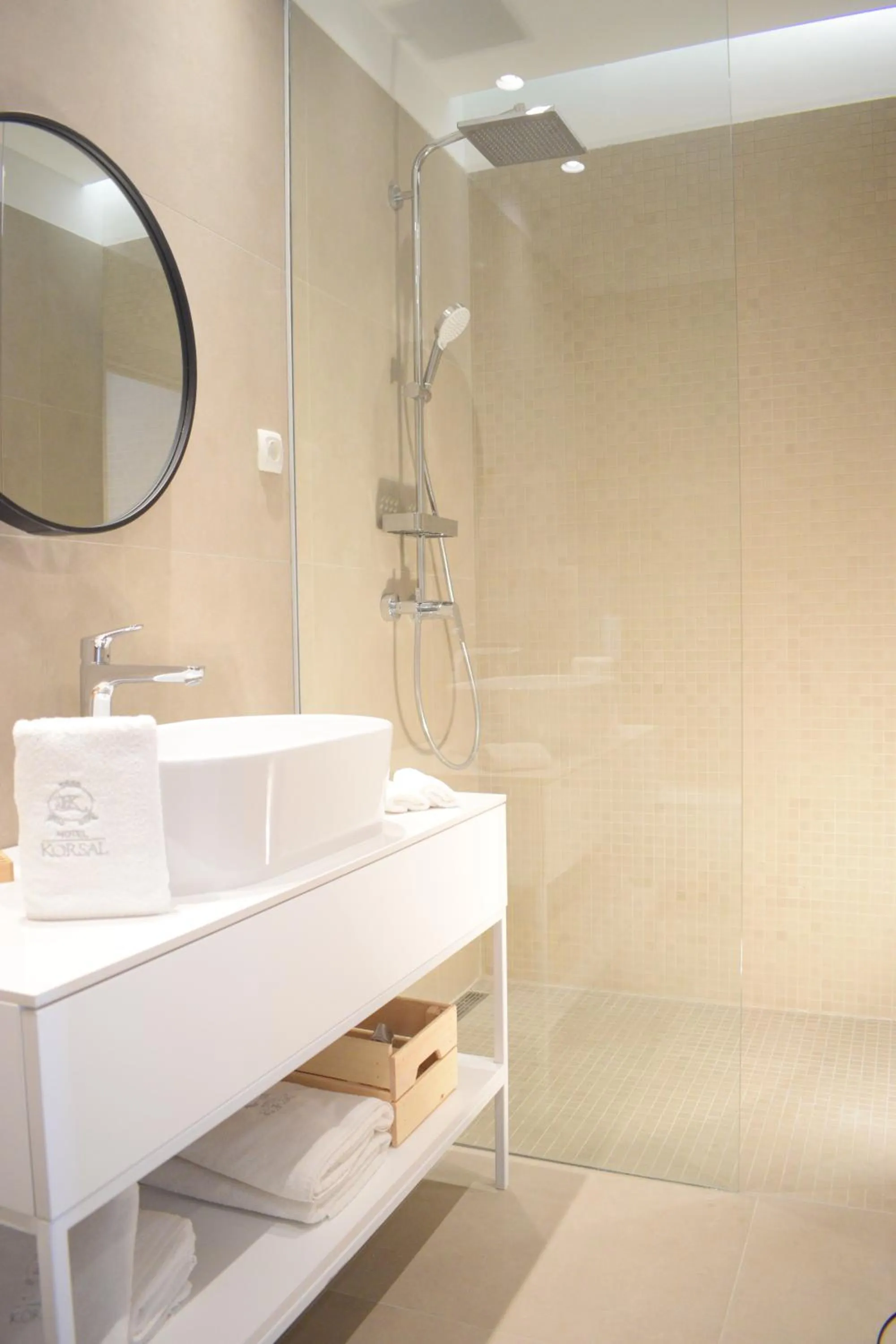 Shower in Hotel Korsal