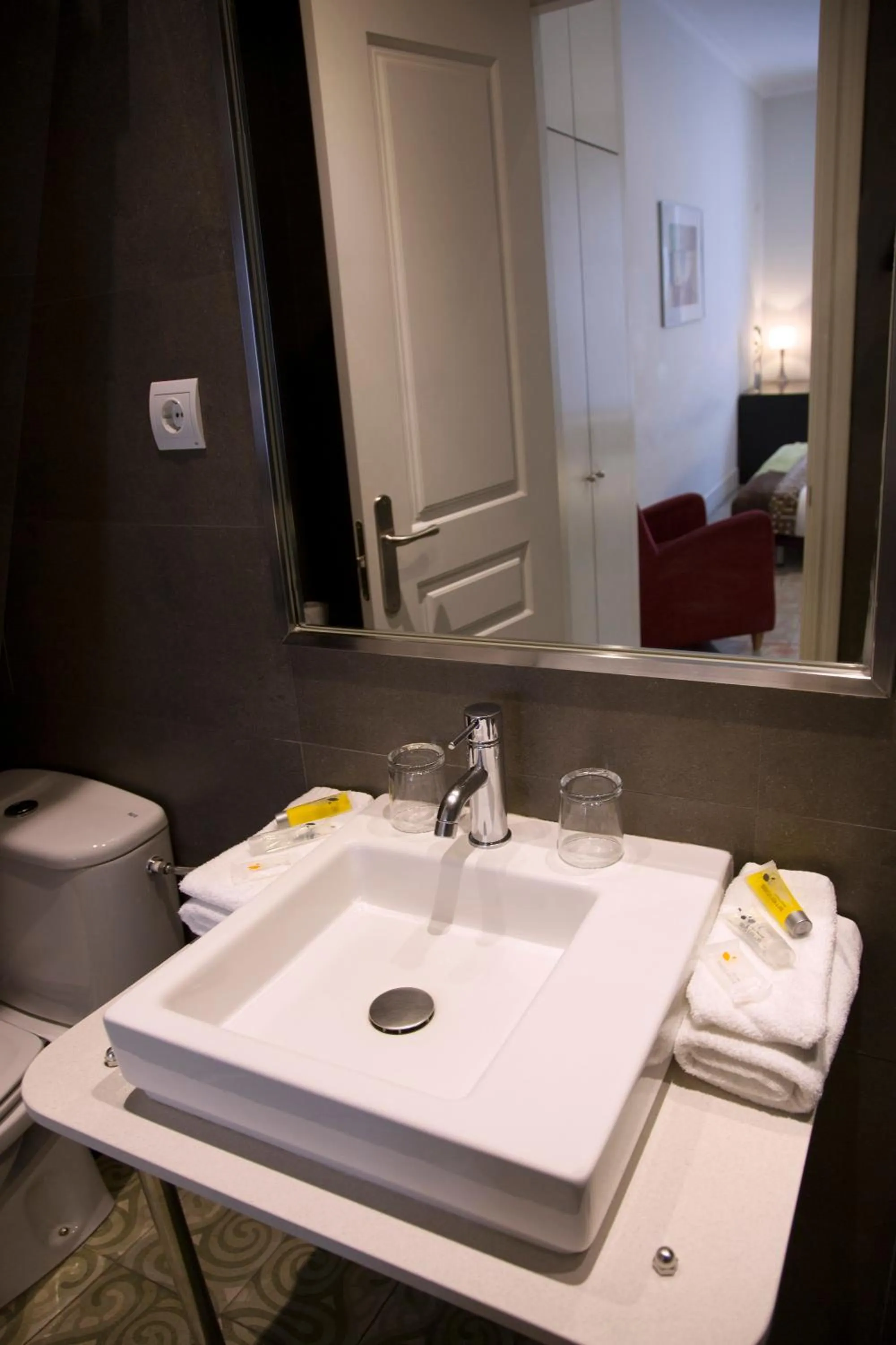 Bathroom in Hostal Goya