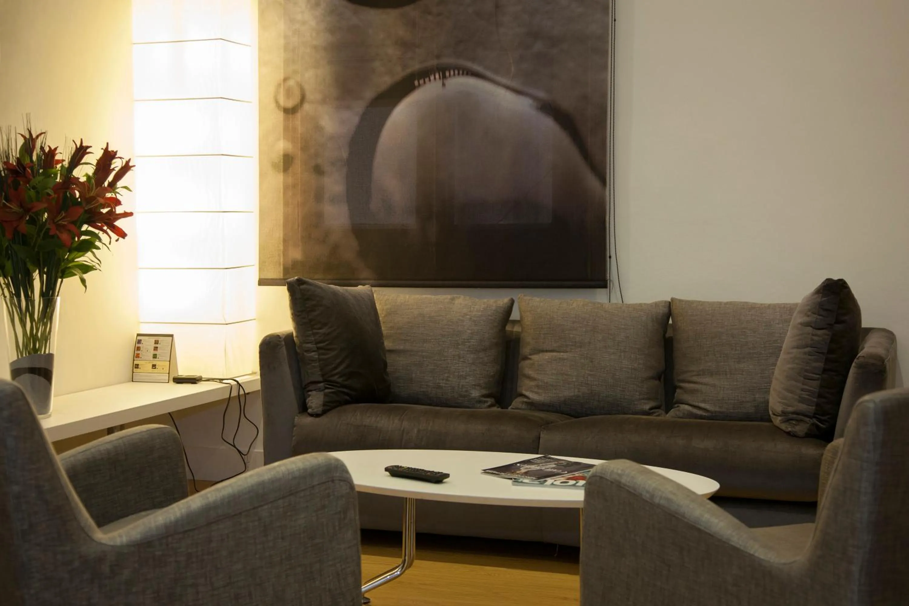 Communal lounge/ TV room in Hostal Goya