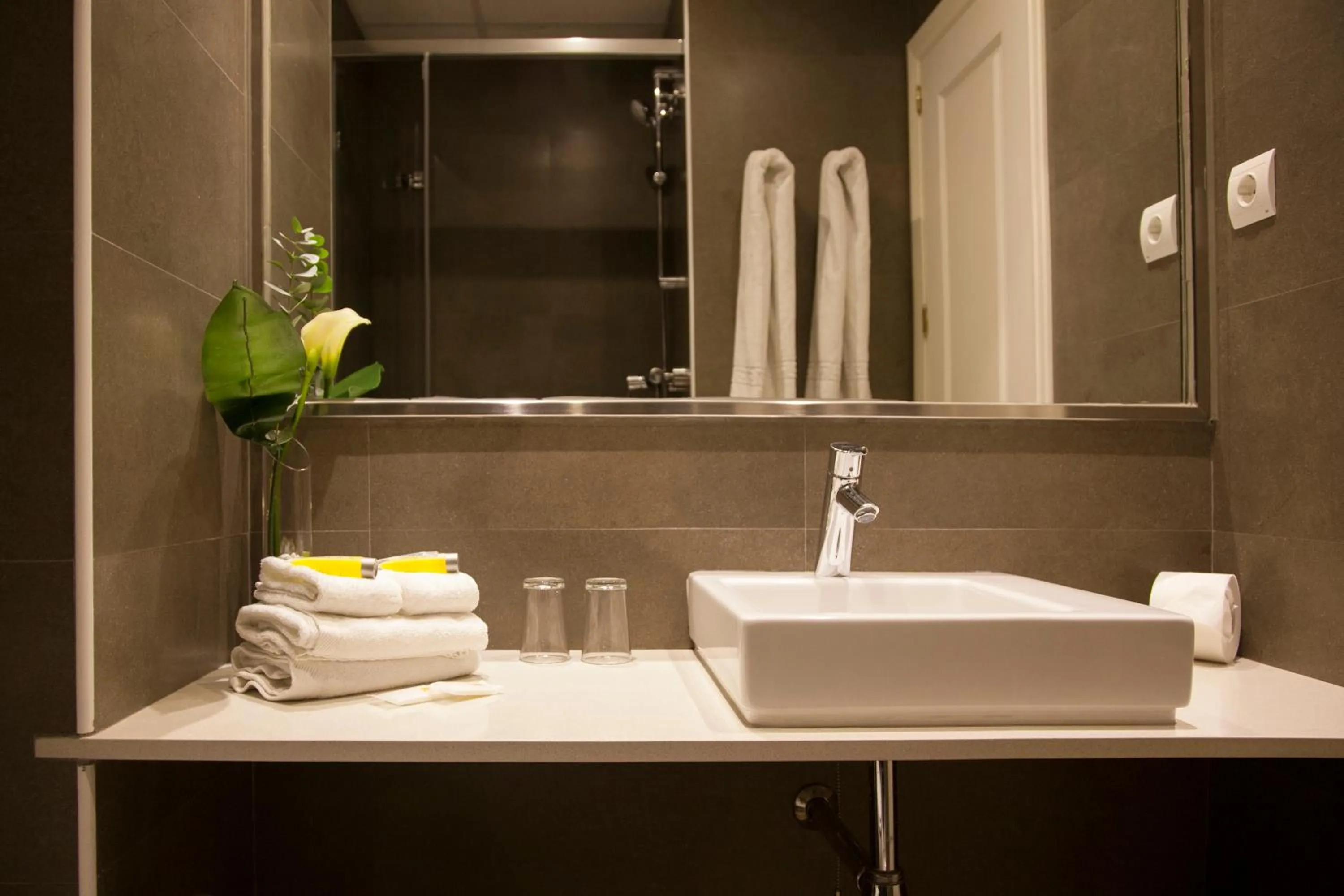 Bathroom in Hostal Goya