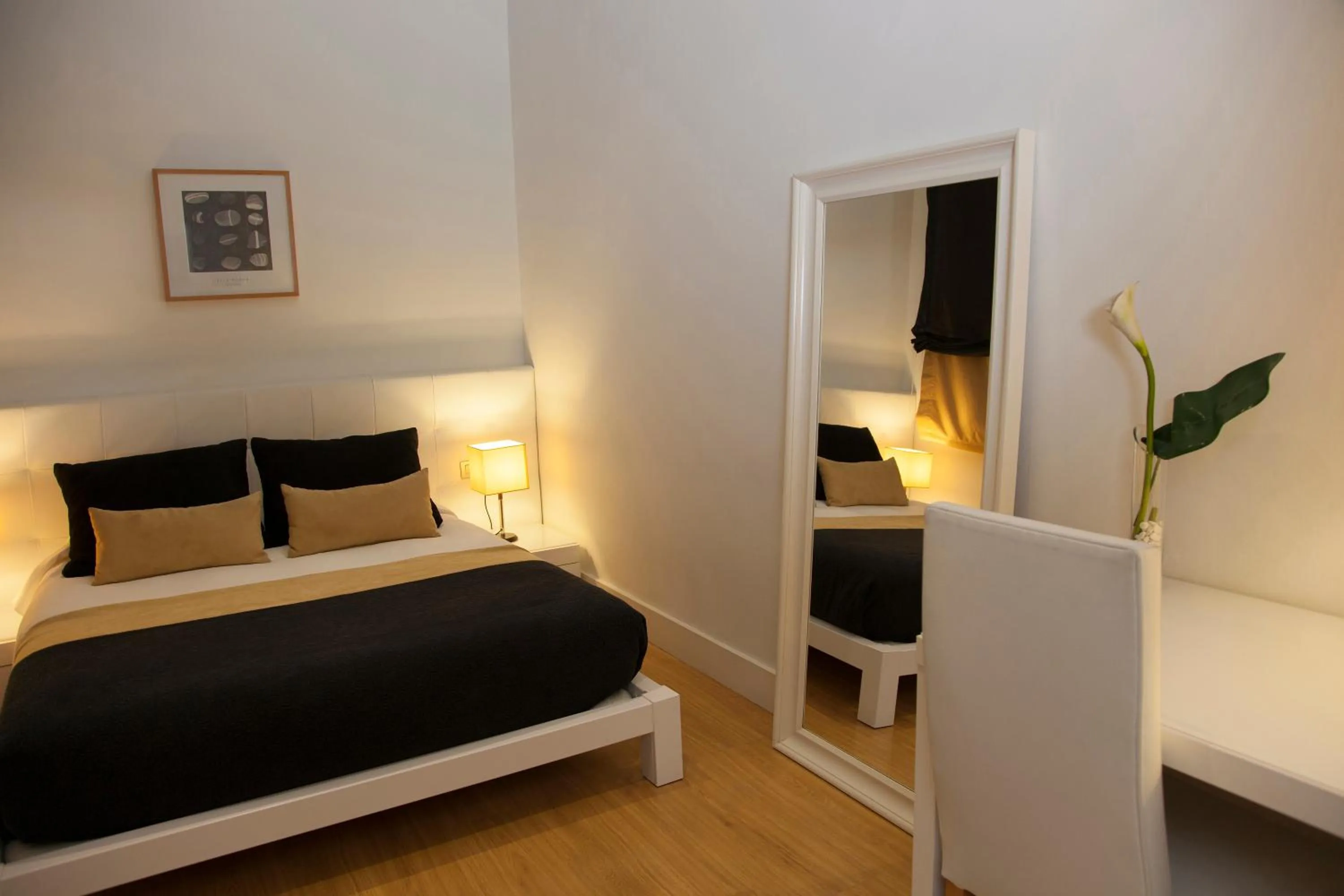 Photo of the whole room, Bed in Hostal Goya