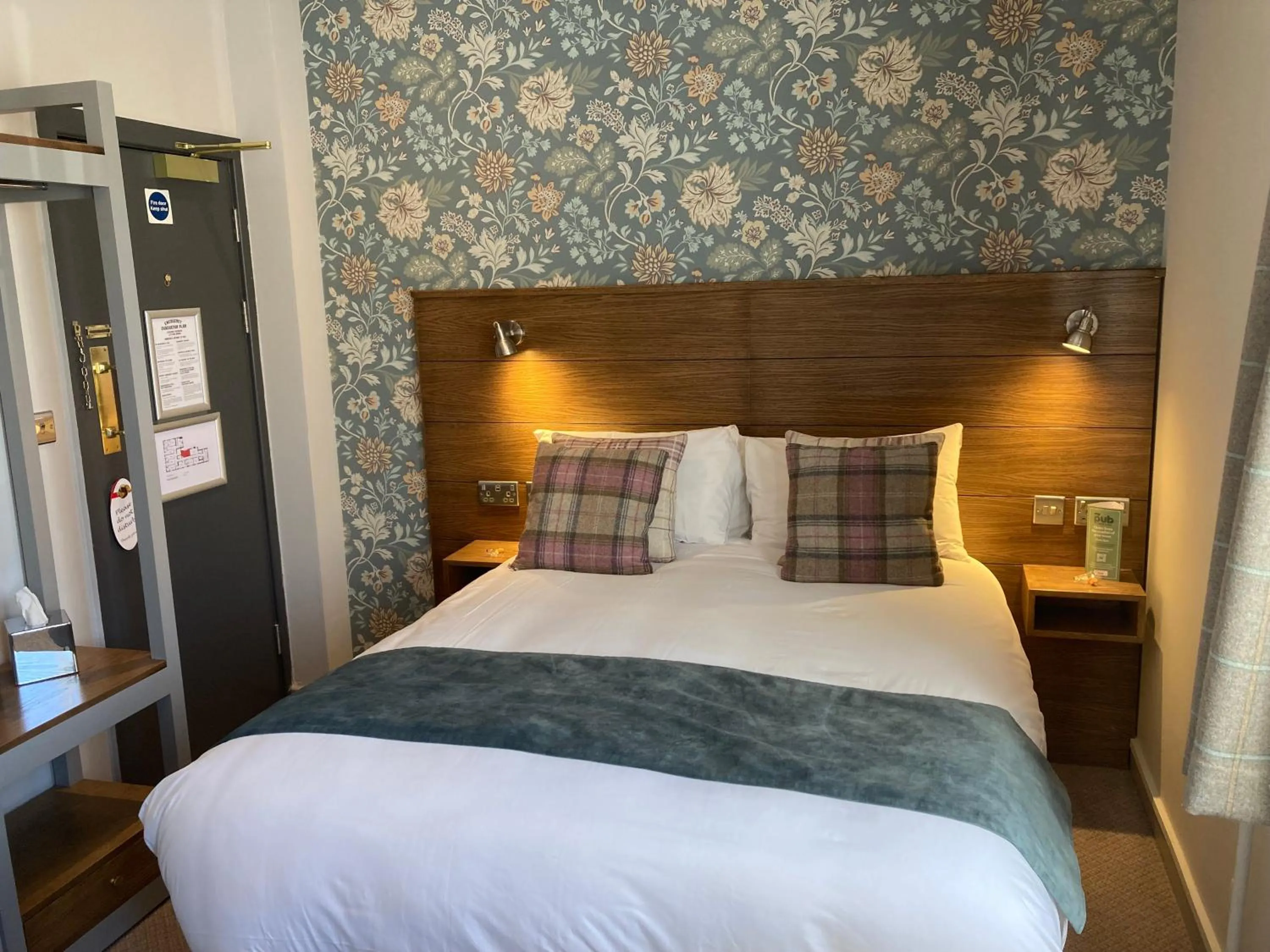 Bed in The Abbey Inn