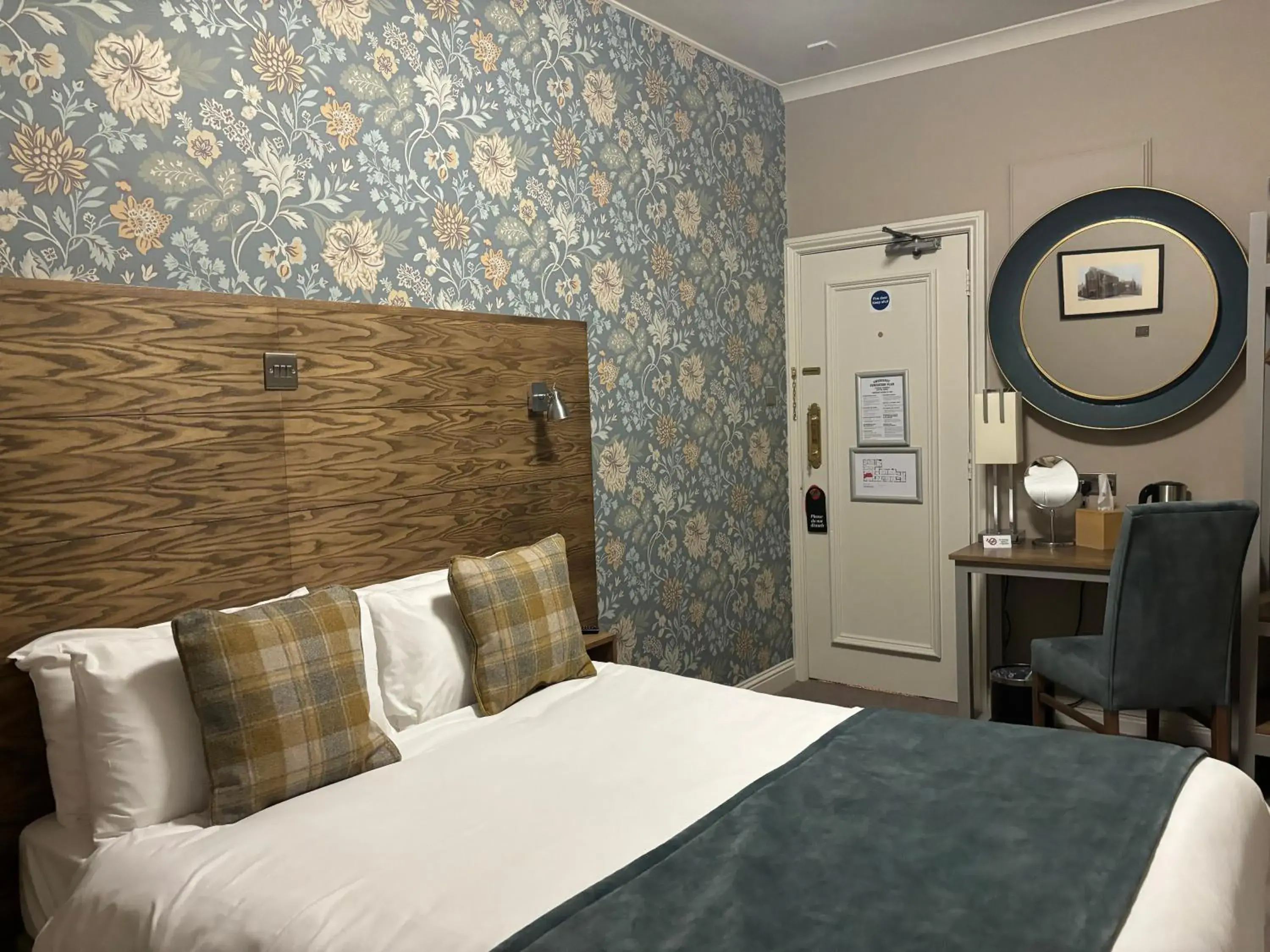 Double Room with Private Bathroom in The Abbey Inn Double Room with Private Bathroom in The Abbey Inn