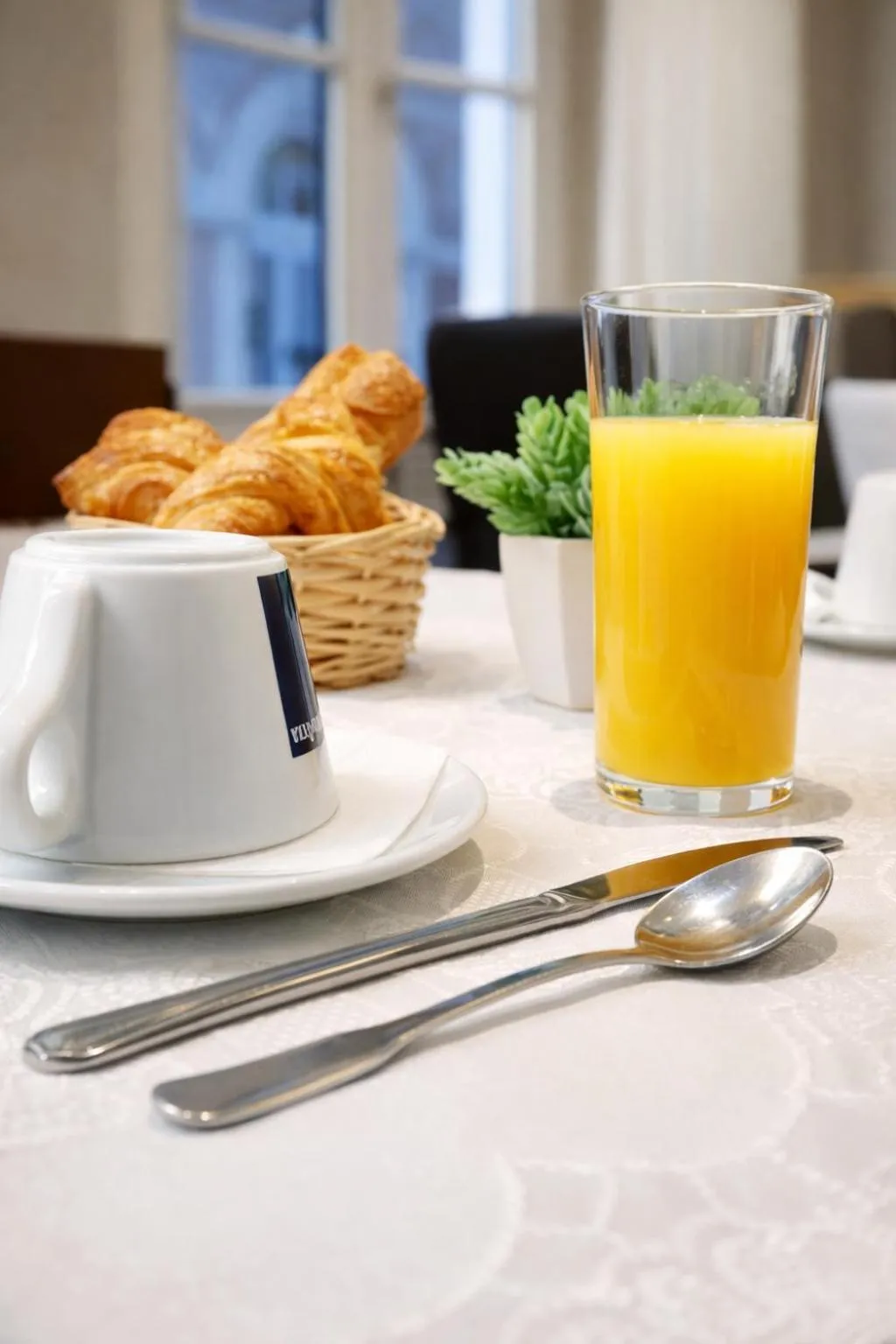 Food and drinks in Hôtel Belle Fontainebleau